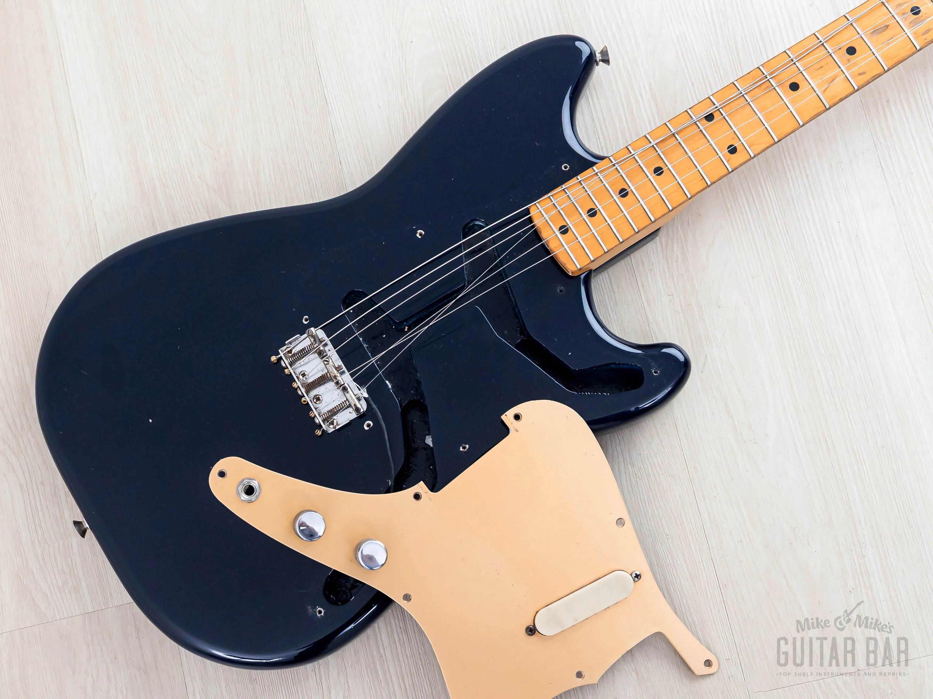 1957 Fender Musicmaster Pre-CBS Vintage Guitar Short Scale Gold Guard w/ Case - Image 21