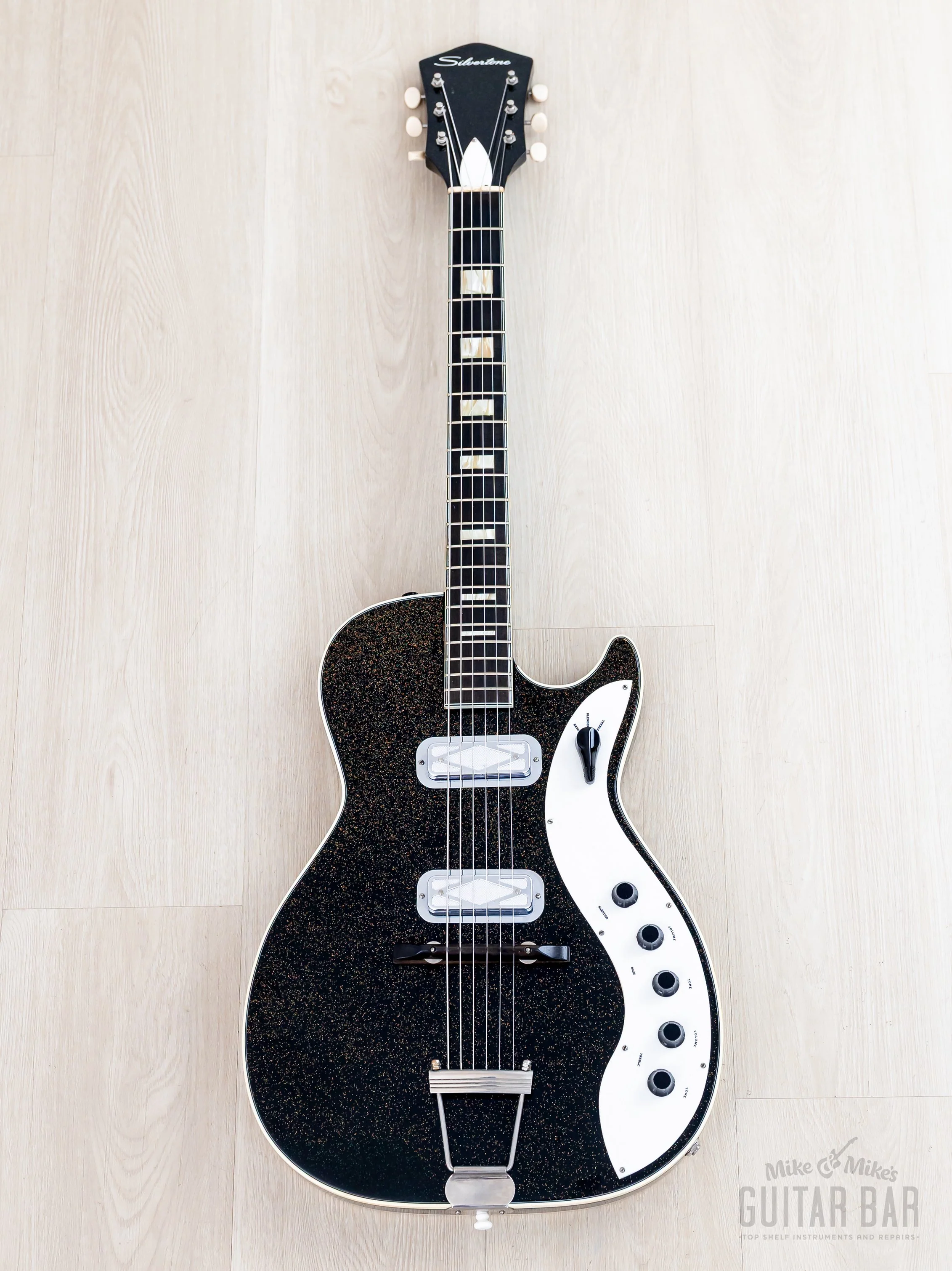 1963 Silvertone Stratotone Jupiter 1423 Vintage Guitar by Harmony USA w/ DeArmond Gold Foils, Case - Image 2