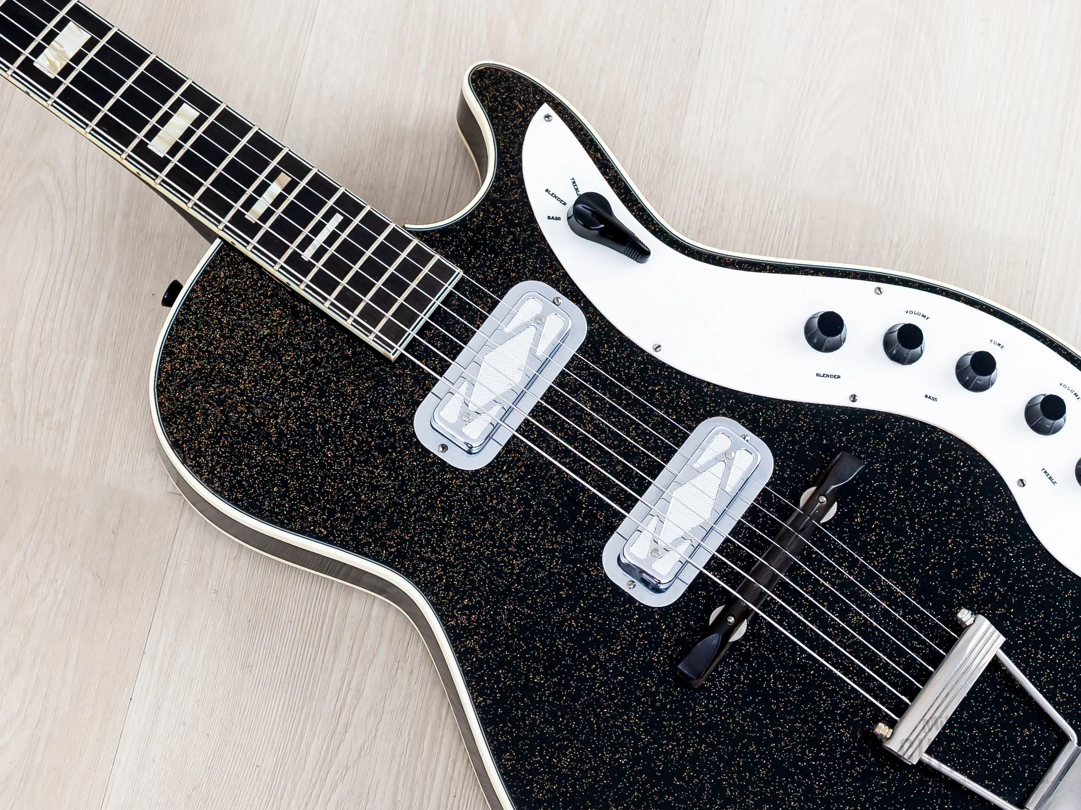 1963 Silvertone Stratotone Jupiter 1423 Vintage Guitar by Harmony USA w/ DeArmond Gold Foils, Case - Image 7