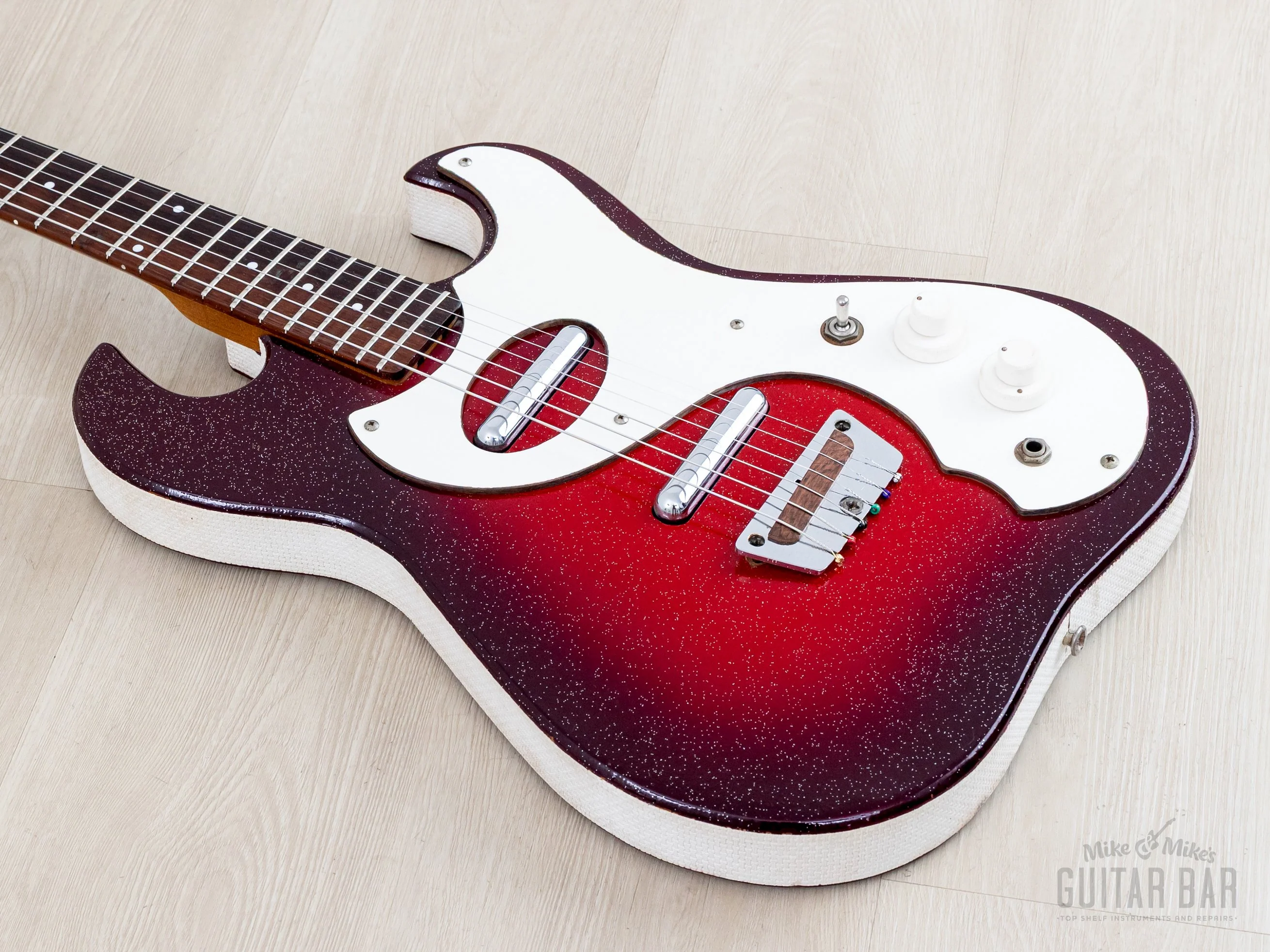 1965 Silvertone 1457 Vintage Amp-in-Case Guitar & Tube Amp Set, Danelectro USA - Image 10