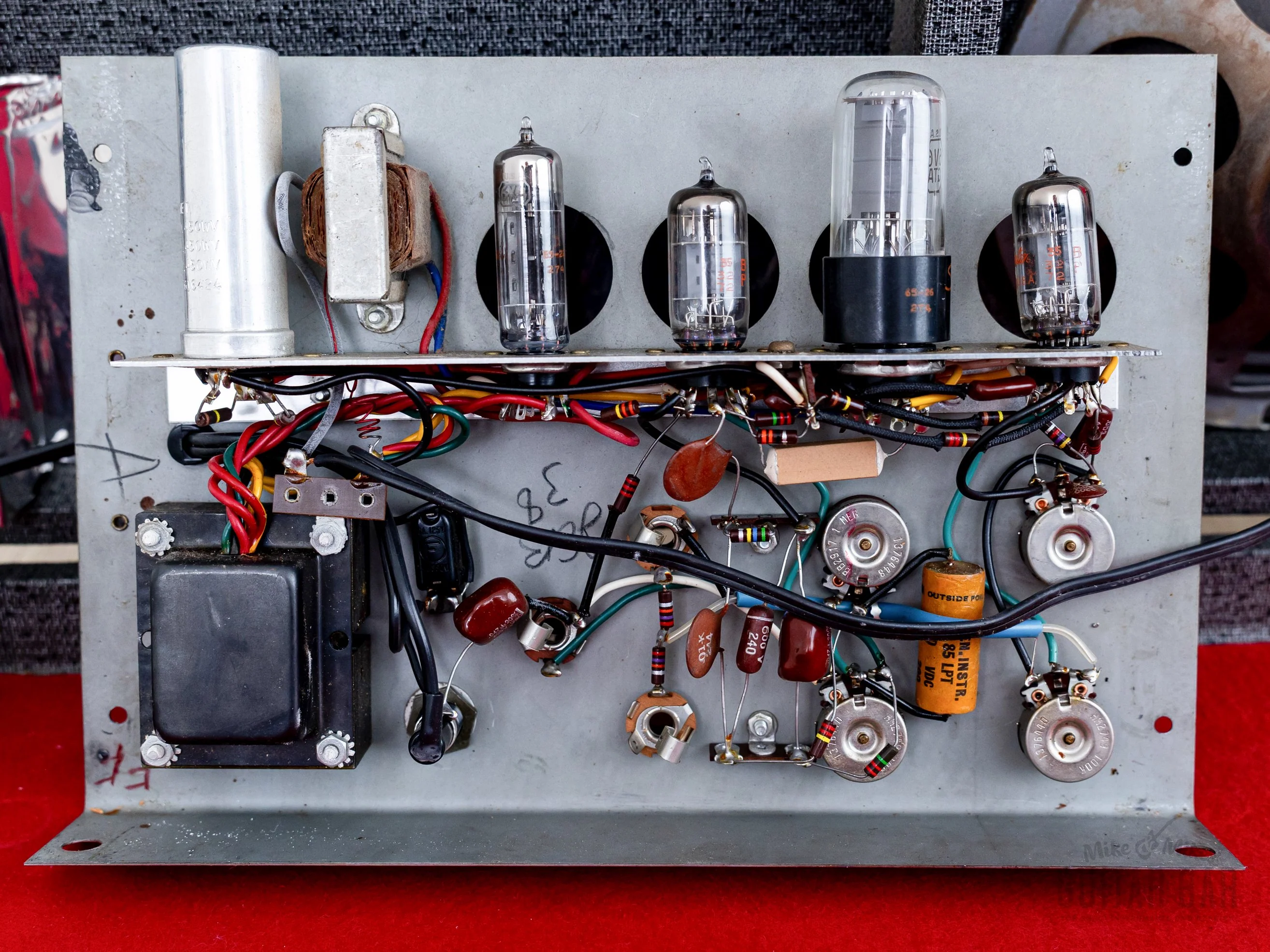 1965 Silvertone 1457 Vintage Amp-in-Case Guitar & Tube Amp Set, Danelectro USA - Image 21