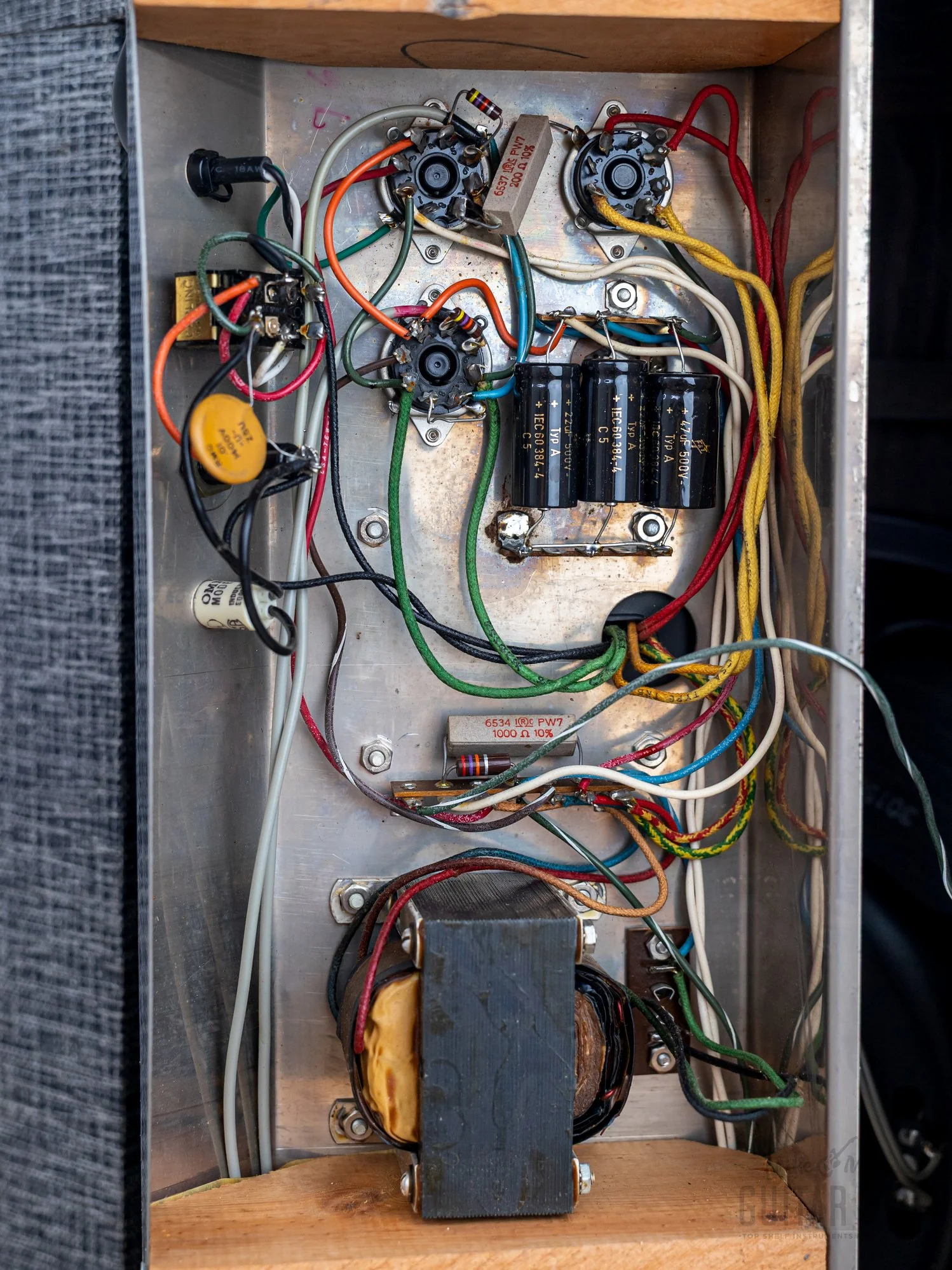 1965 Supro Thunderbolt S6420 Vintage 1x15 Tube Amp, Near-Mint w/ Jensen C15PS & USA Tube Set - Image 12