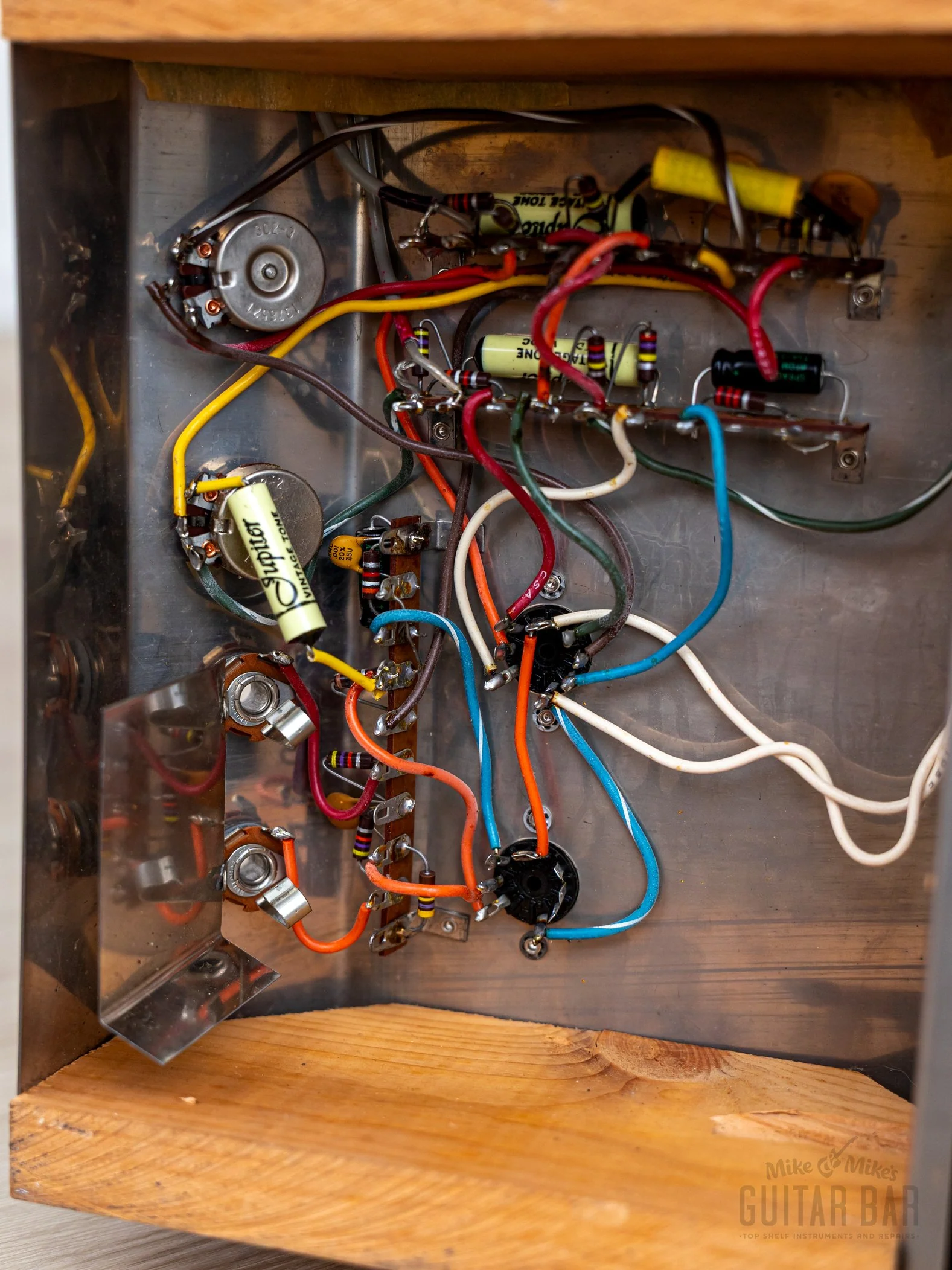 1965 Supro Thunderbolt S6420 Vintage 1x15 Tube Amp, Near-Mint w/ Jensen C15PS & USA Tube Set - Image 13