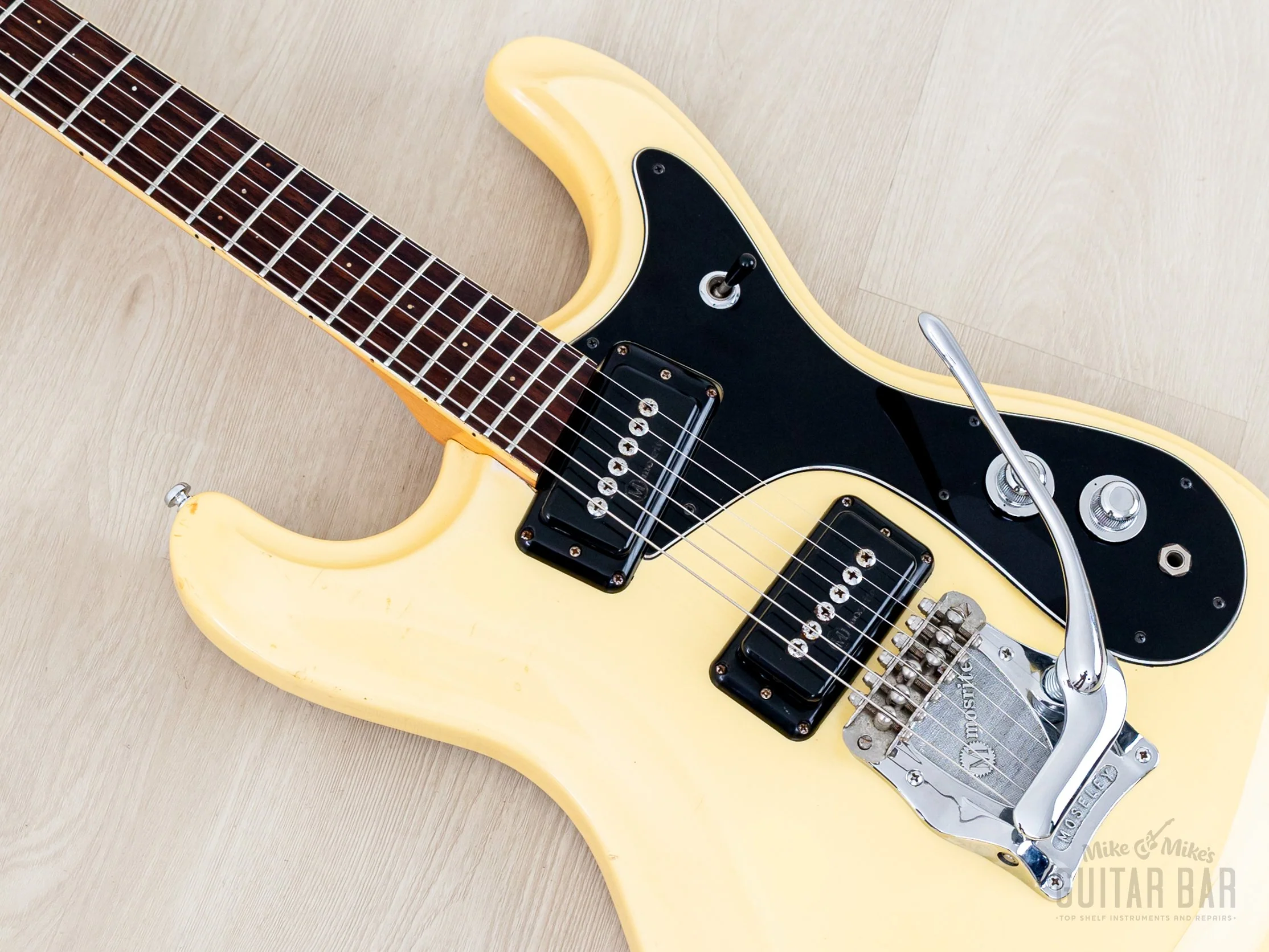 1970s Mosrite Ventures Model “Avenger” Vintage Electric Guitar White w/ Moseley Vibrato, Firstman Japan - Image 7