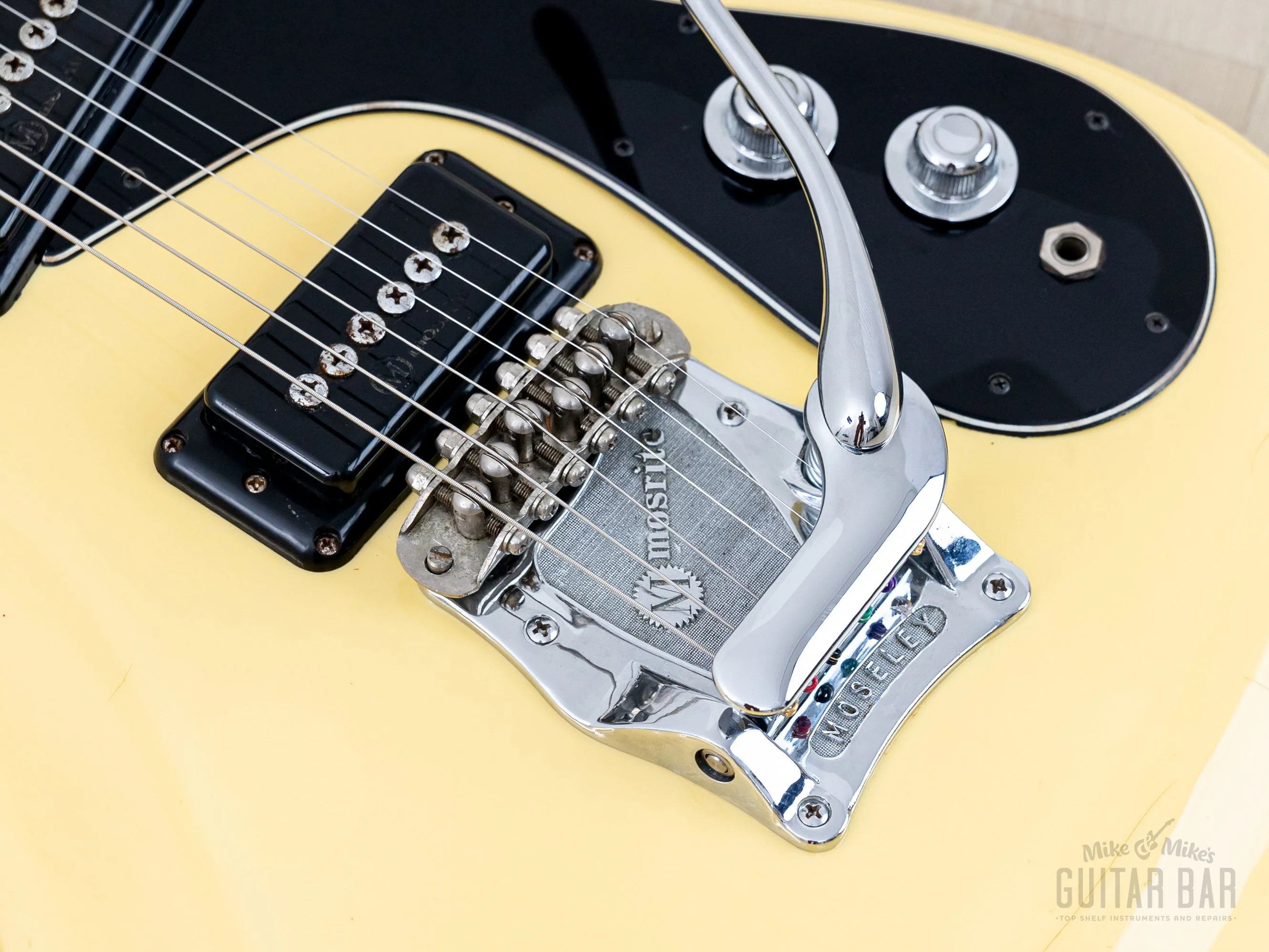 1970s Mosrite Ventures Model “Avenger” Vintage Electric Guitar White w/ Moseley Vibrato, Firstman Japan - Image 8