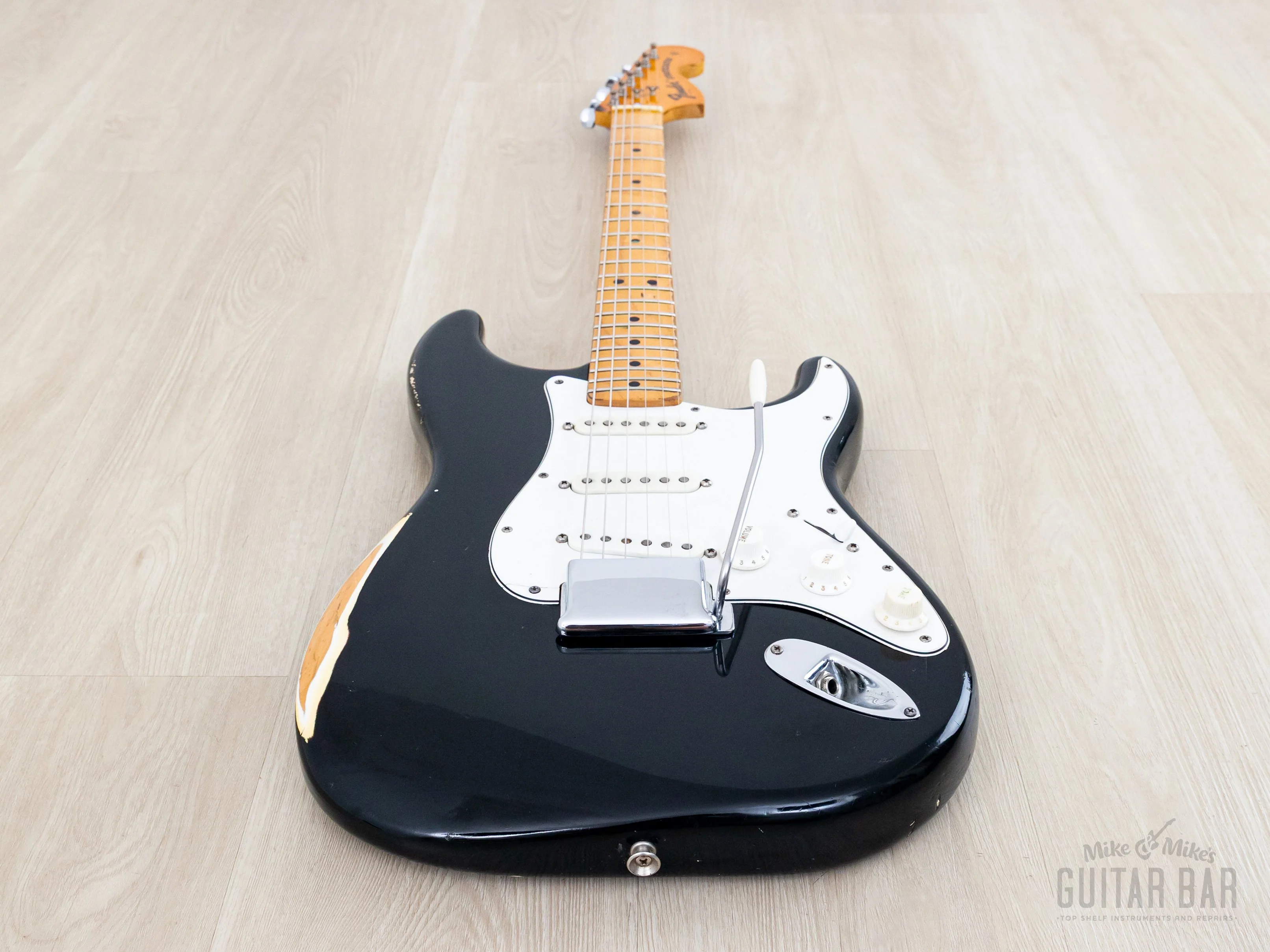 1975 Fender Stratocaster Vintage Guitar Black w/ Case - Image 11