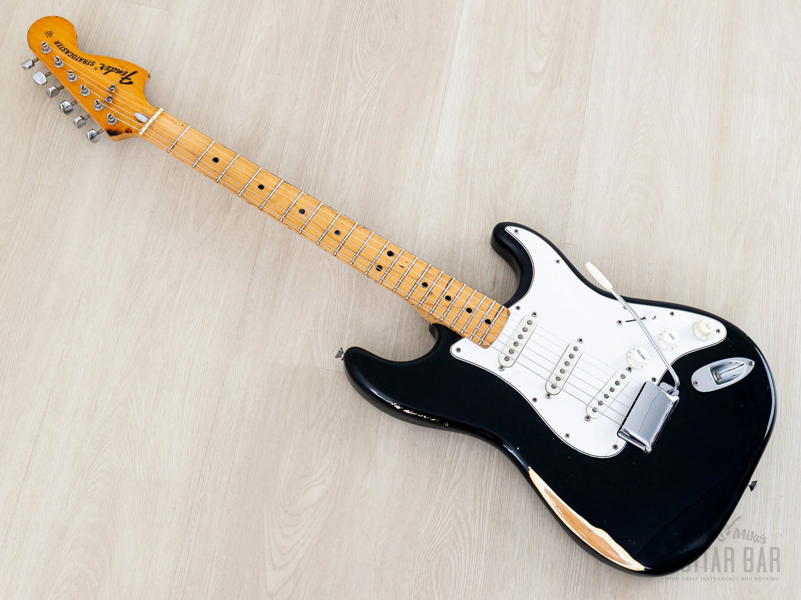 1975 Fender Stratocaster Vintage Guitar Black w/ Case - Image 12