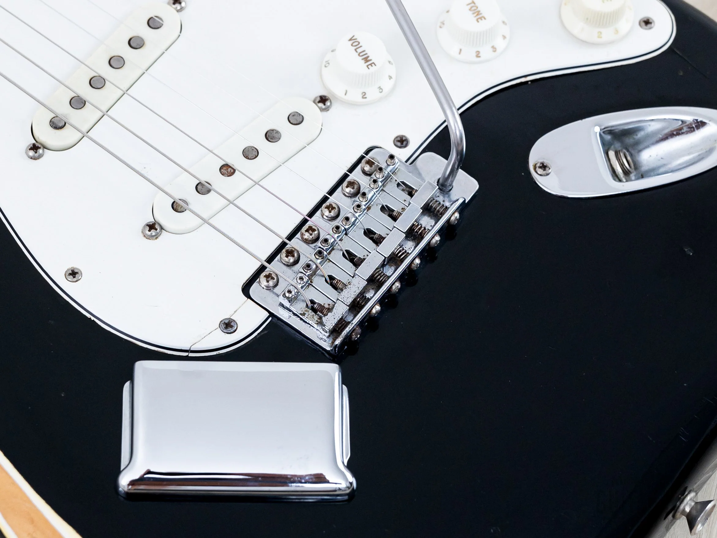 1975 Fender Stratocaster Vintage Guitar Black w/ Case - Image 8