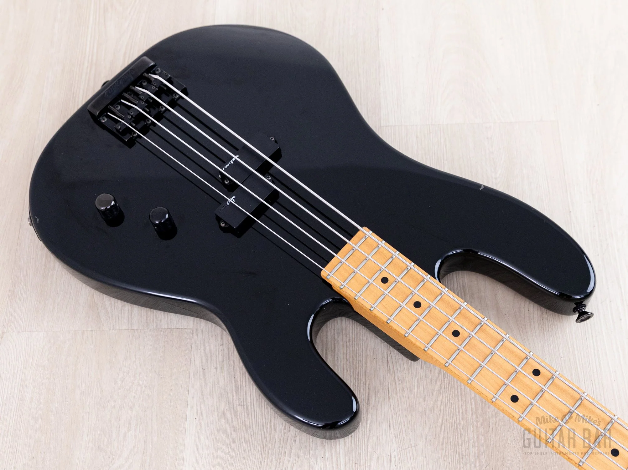 1980s Charvel by Jackson 1B Vintage Bass Black, Japan - Image 7