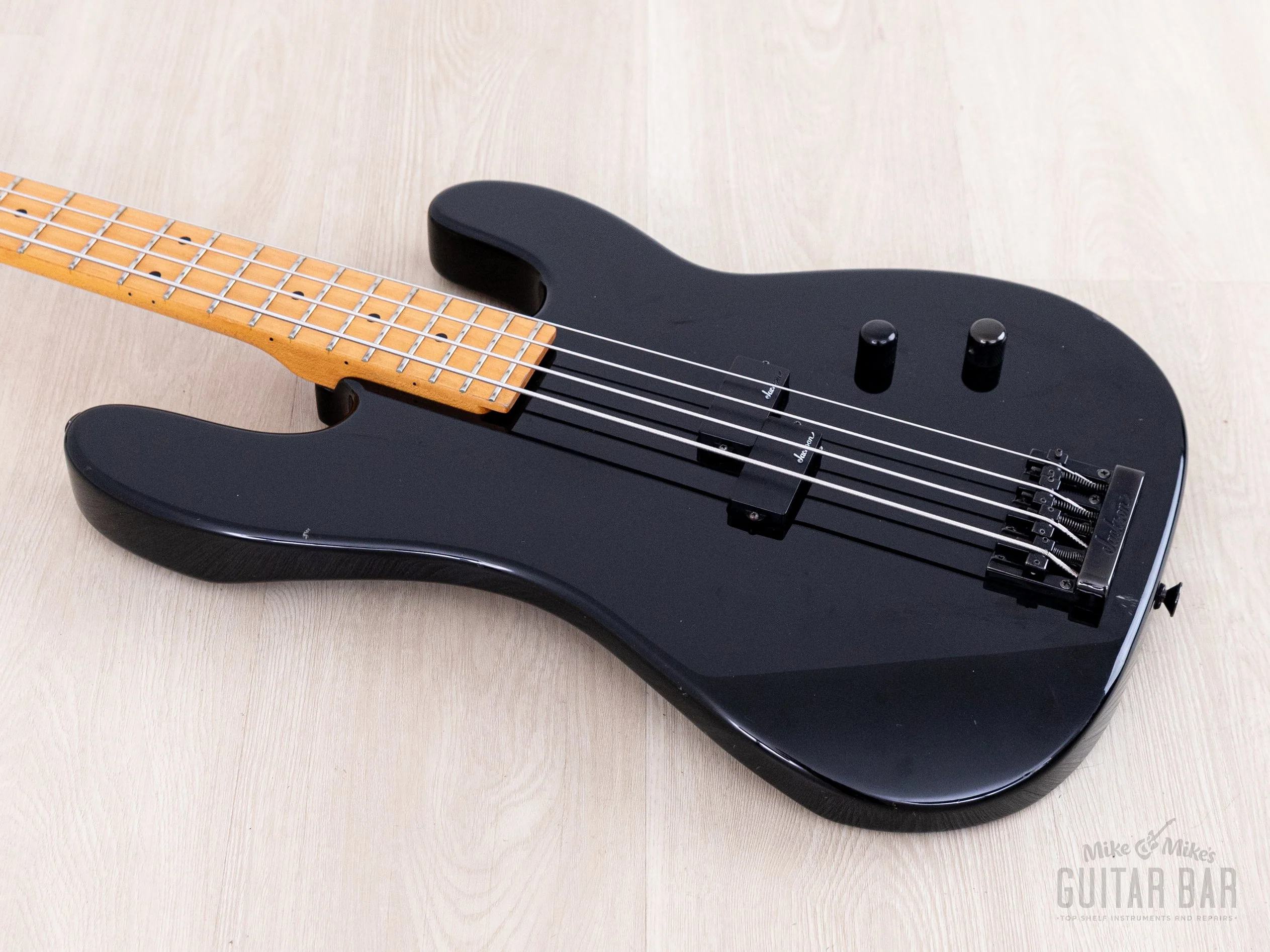 1980s Charvel by Jackson 1B Vintage Bass Black, Japan - Image 8