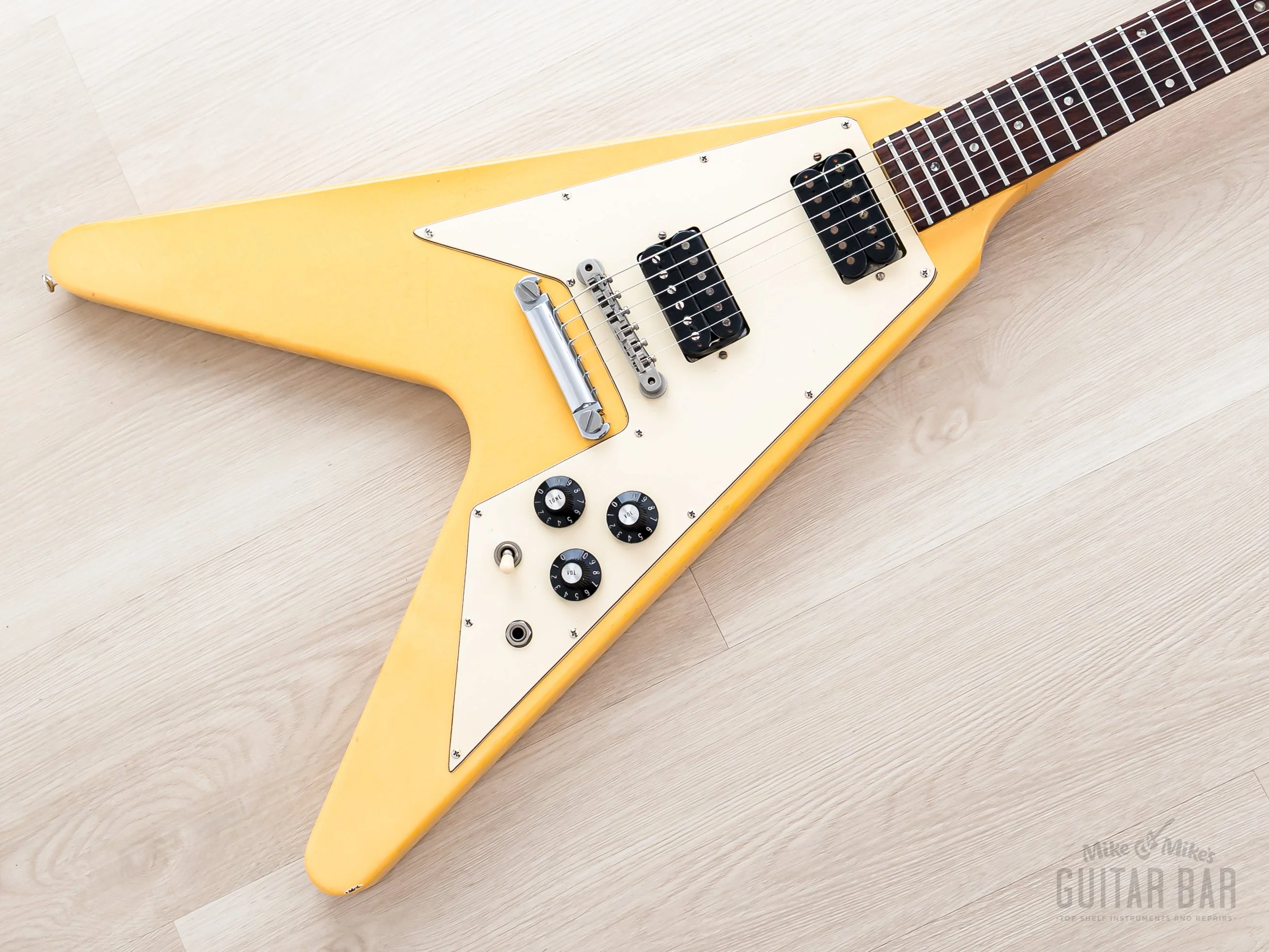 1983 Gibson Flying V '67 Spec Vintage Guitar Alpine White w/ Tim Shaw PAFs, Case & Hangtags