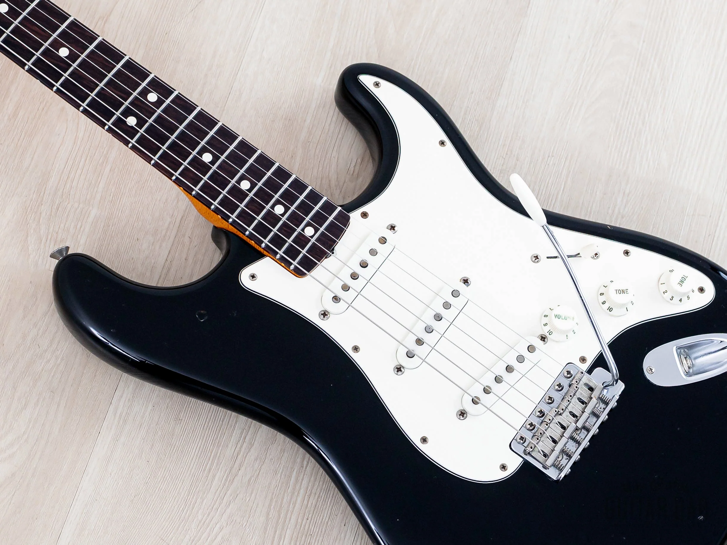 1984 Fender Fullerton American Vintage ‘62 Stratocaster Black w/ Case, Hangtags - Image 7