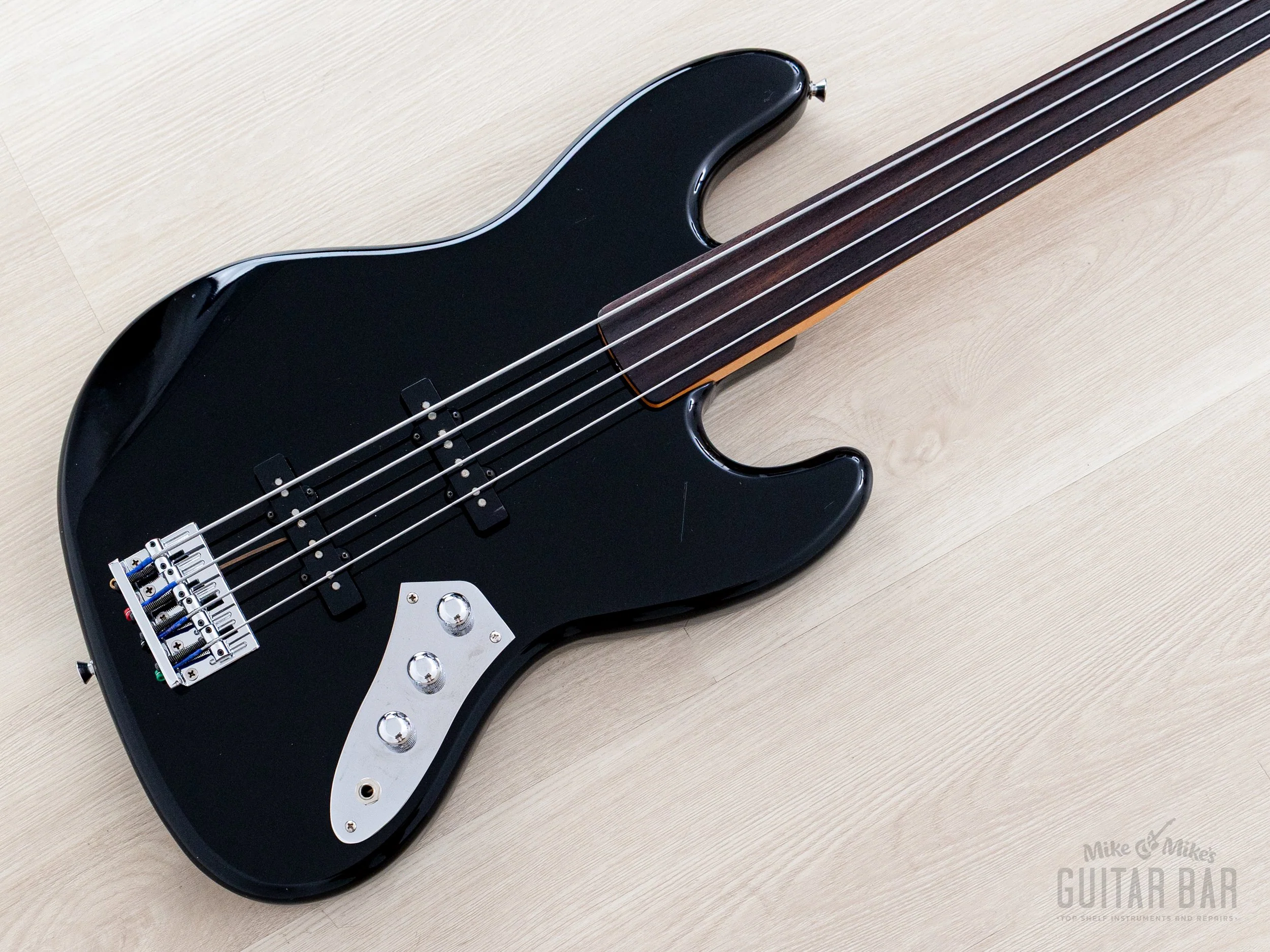 1988 Fender '62 Jazz Bass Fretless Order Made ‘62 JB62FL Black + Headstock w/ American Vintage Pickups, Japan MIJ Fujigen