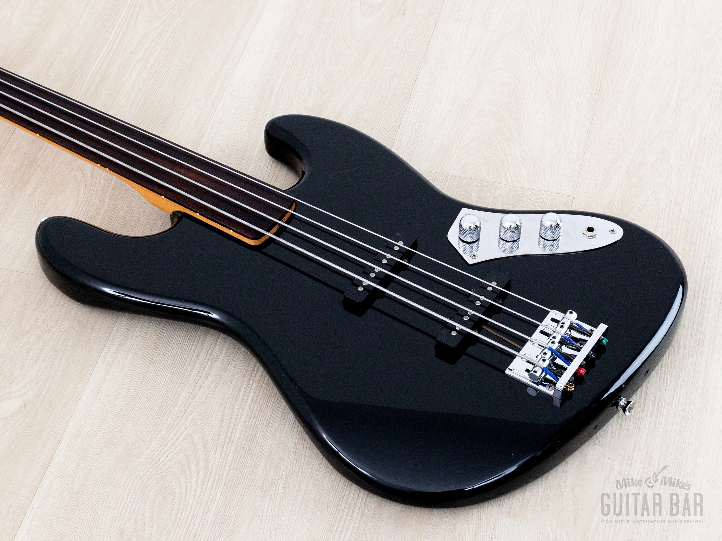 1988 Fender '62 Jazz Bass Fretless Order Made ‘62 JB62FL Black + Headstock w/ American Vintage Pickups, Japan MIJ Fujigen - Image 10