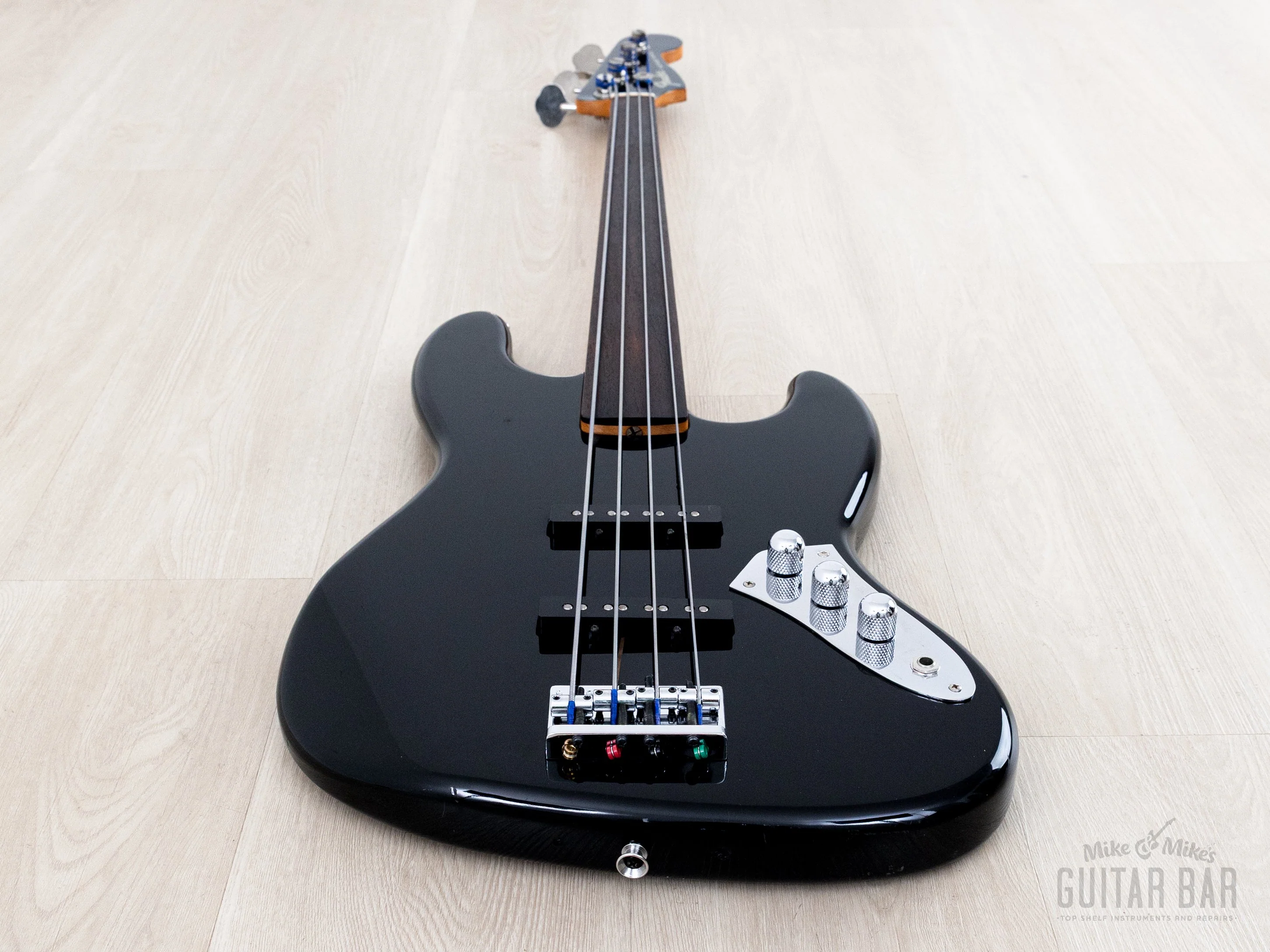 1988 Fender '62 Jazz Bass Fretless Order Made ‘62 JB62FL Black + Headstock w/ American Vintage Pickups, Japan MIJ Fujigen - Image 11