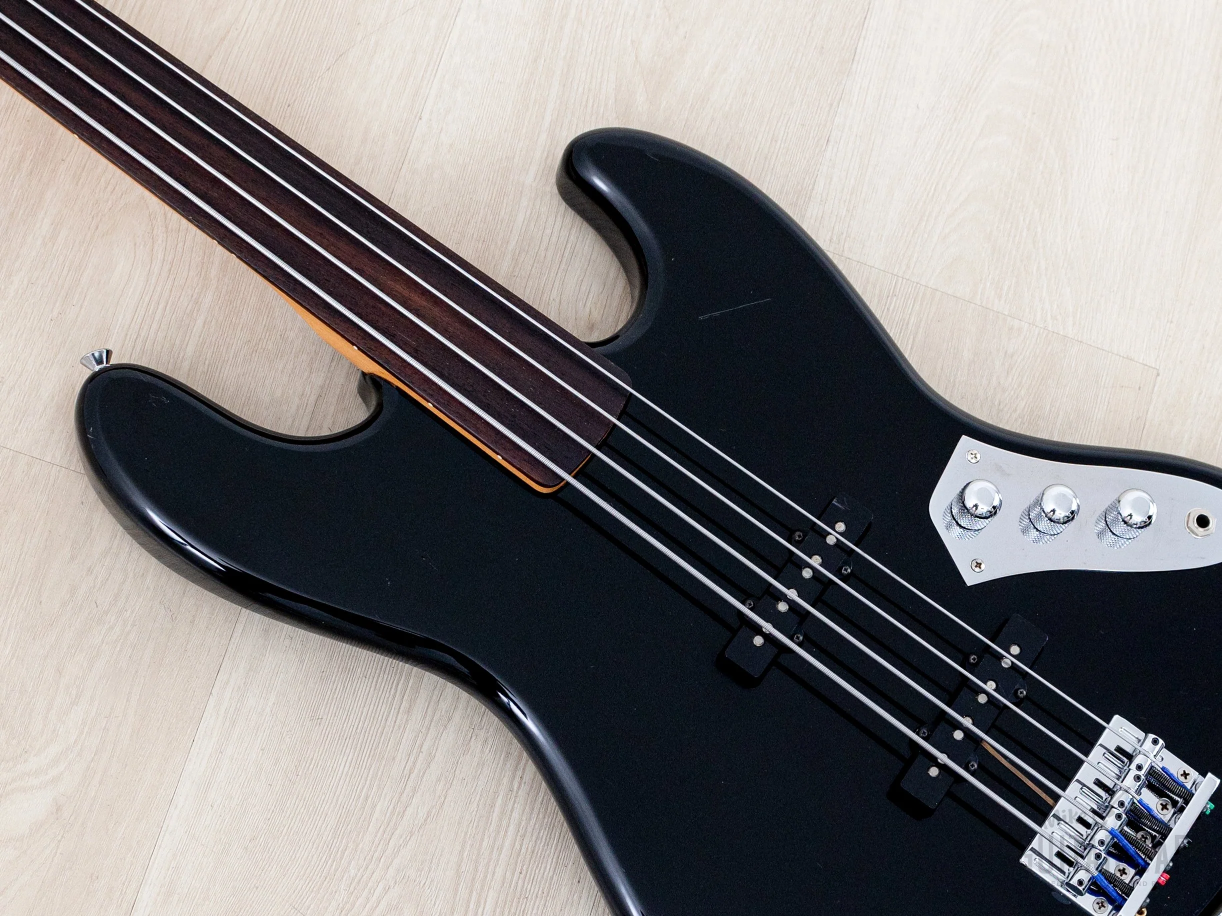 1988 Fender '62 Jazz Bass Fretless Order Made ‘62 JB62FL Black + Headstock w/ American Vintage Pickups, Japan MIJ Fujigen - Image 7