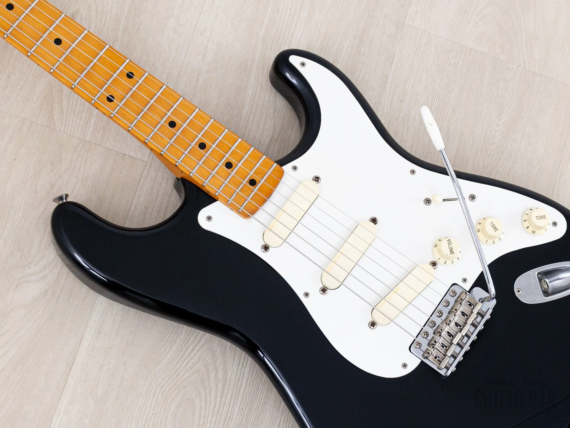 1988 Fender Stratocaster ‘54 Vintage Reissue ST54-85LS Blackie w/ Lace Sensor, Japan MIJ Fujigen - Image 7