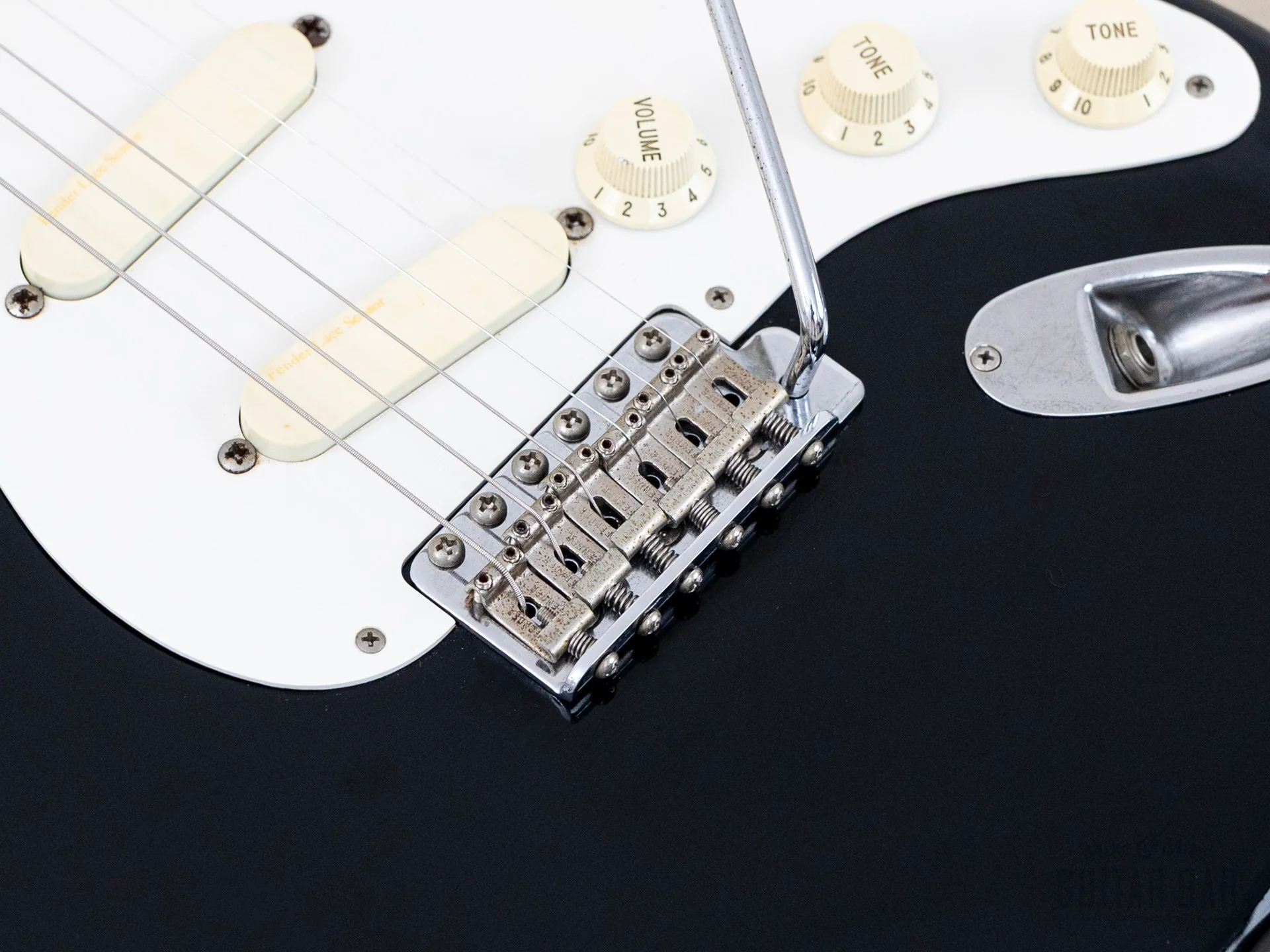 1988 Fender Stratocaster ‘54 Vintage Reissue ST54-85LS Blackie w/ Lace Sensor, Japan MIJ Fujigen - Image 8