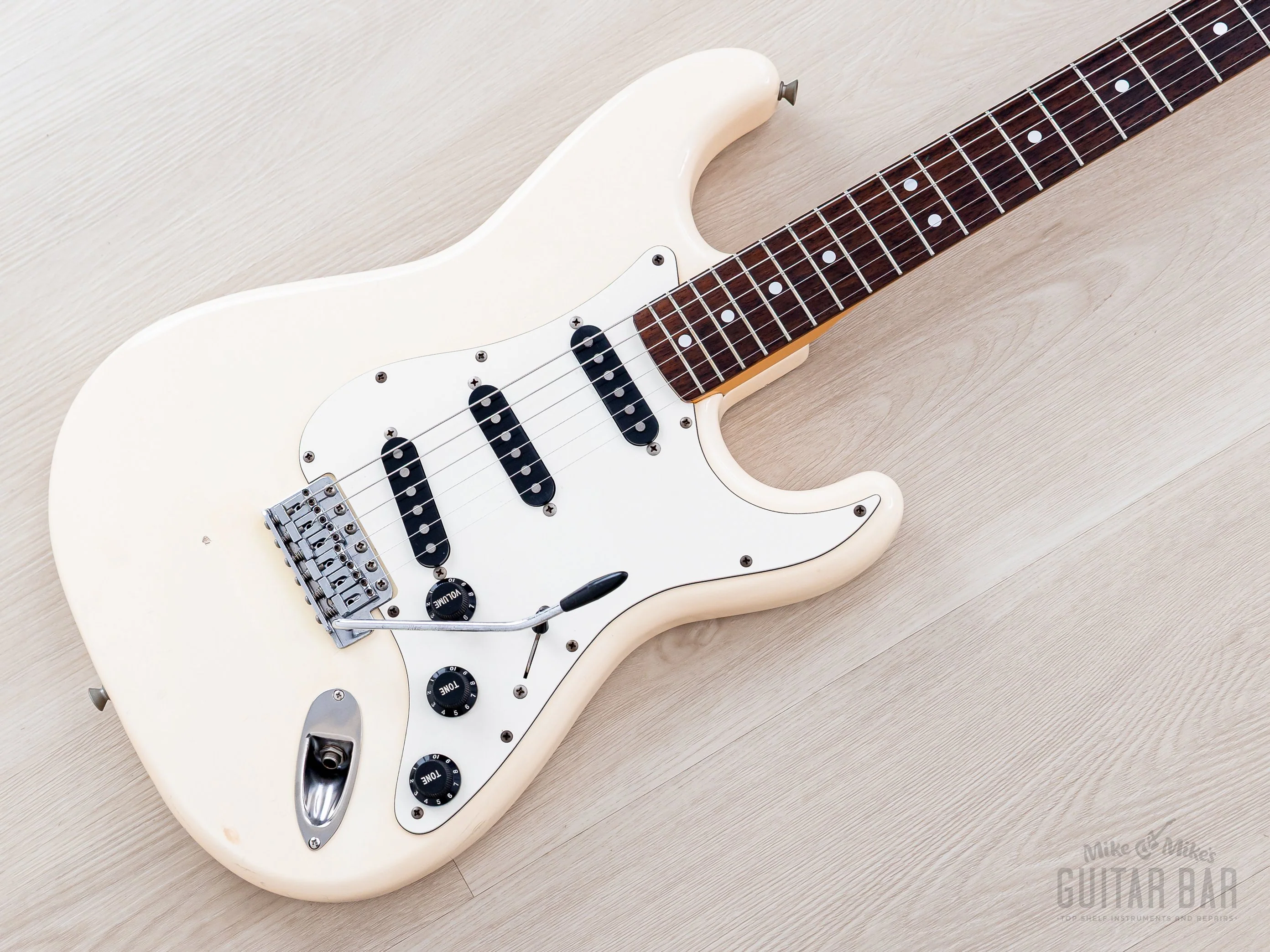 1990 Fender Stratocaster ‘72 Vintage Reissue ST72-500 Olympic White w/ Case, Japan MIJ Fujigen