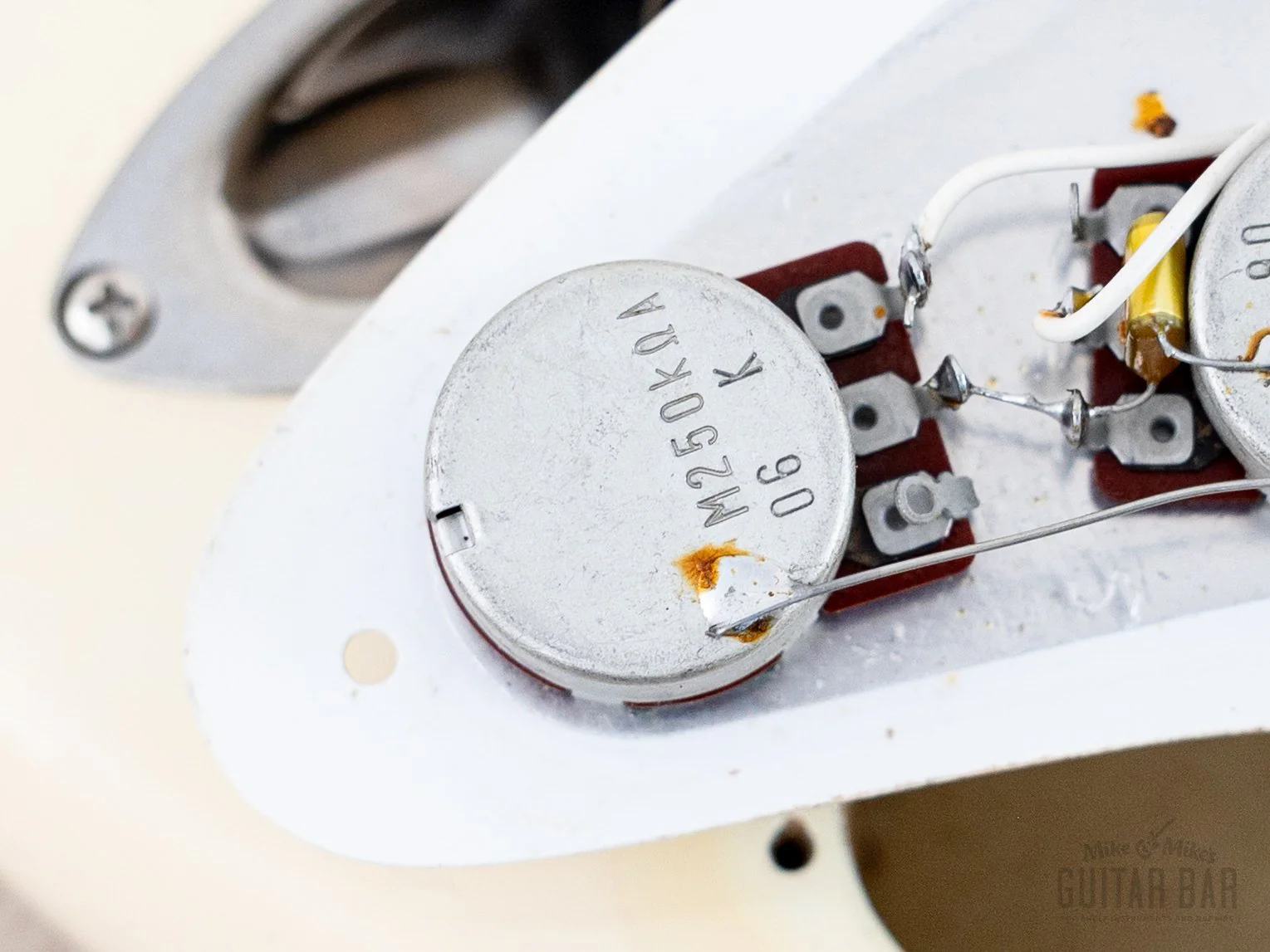 1990 Fender Stratocaster ‘72 Vintage Reissue ST72-500 Olympic White w/ Case, Japan MIJ Fujigen - Image 20