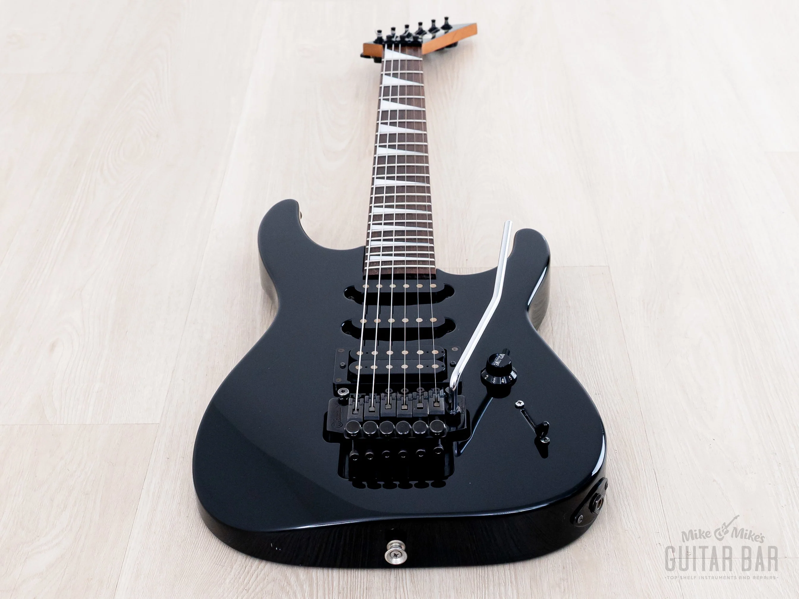 1990s Charvel 610-SL SSH Short Scale Superstrat Black w/ Floyd Rose, Japan - Image 11