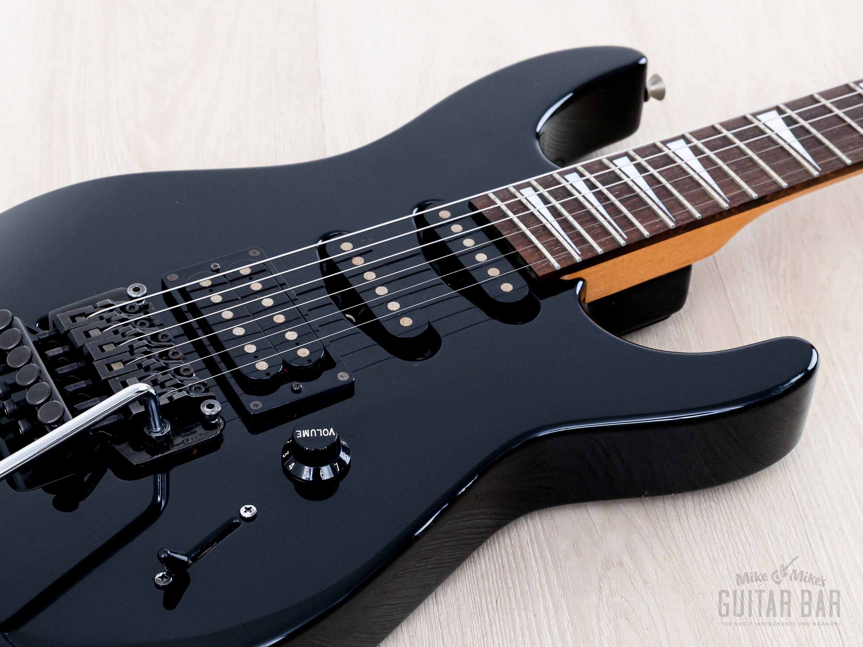 1990s Charvel 610-SL SSH Short Scale Superstrat Black w/ Floyd Rose, Japan - Image 6