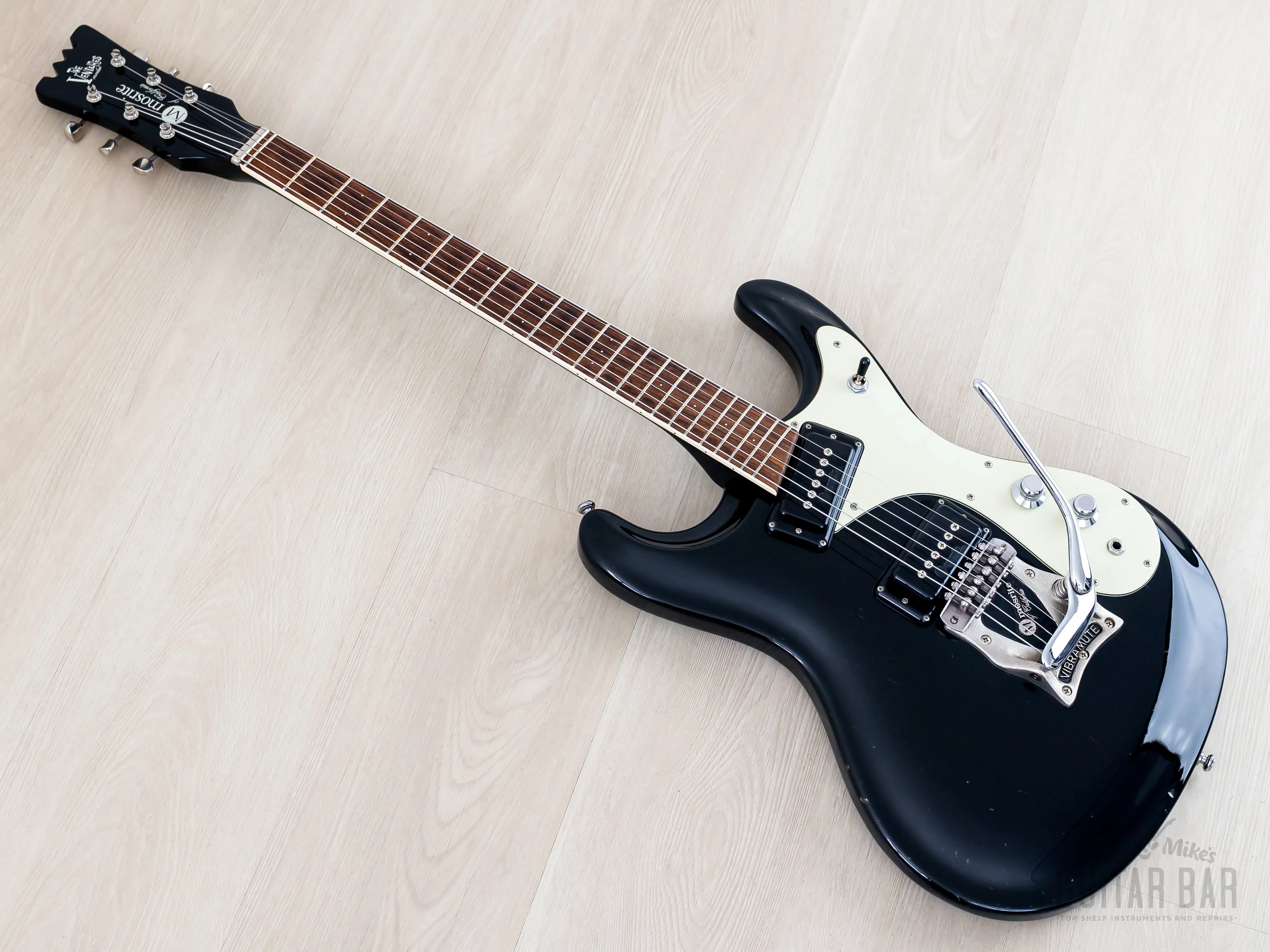 1990s Mosrite Ventures Model Super Custom '65 Black w/ Vibramute & Case, Japan Kurokumo - Image 12