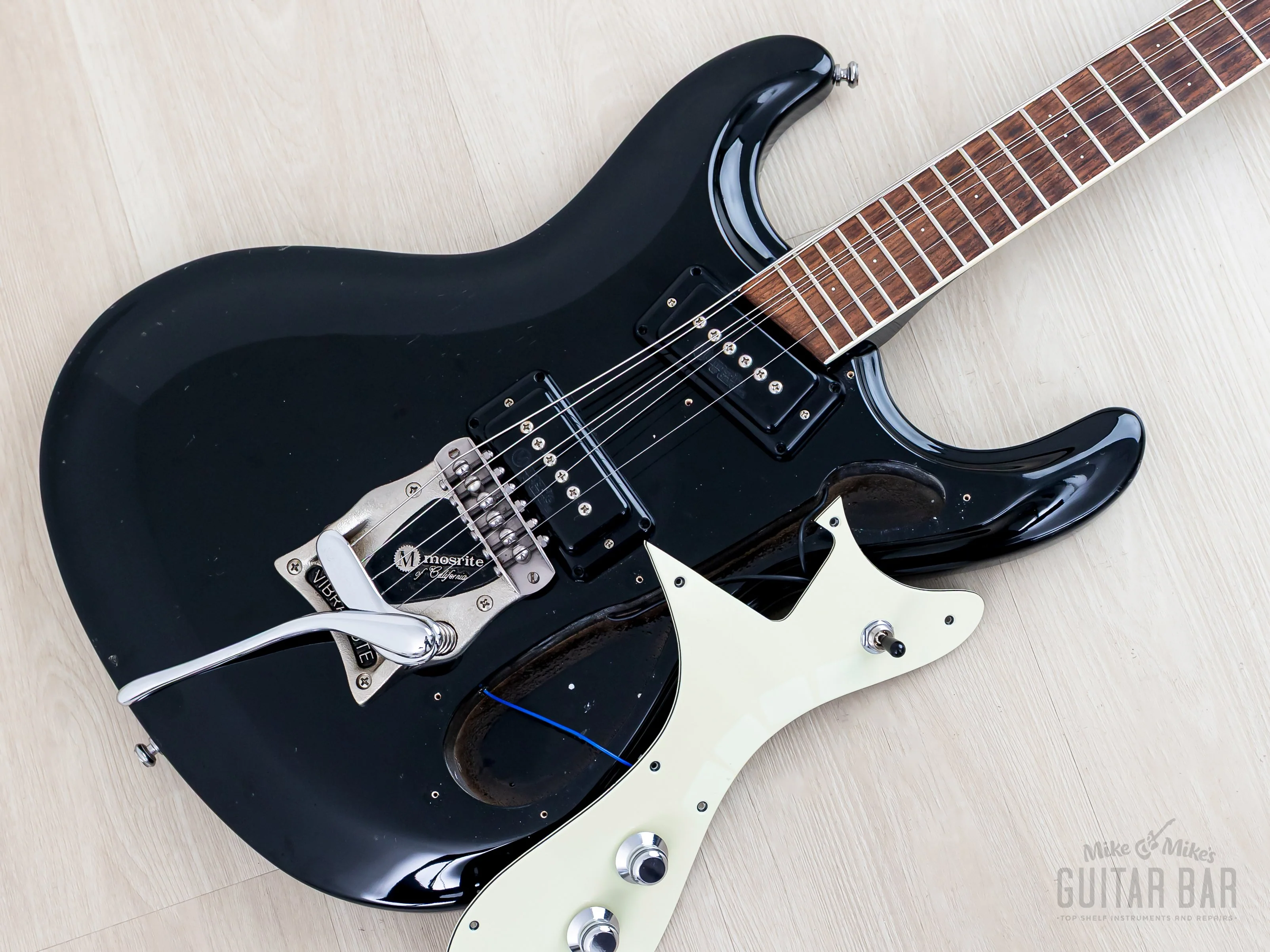 1990s Mosrite Ventures Model Super Custom '65 Black w/ Vibramute & Case, Japan Kurokumo - Image 20