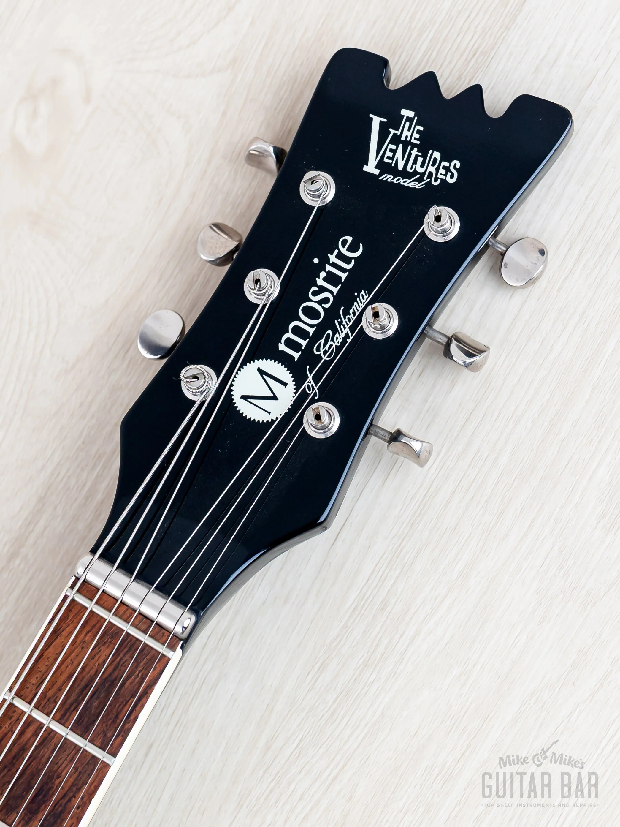 1990s Mosrite Ventures Model Super Custom '65 Black w/ Vibramute & Case, Japan Kurokumo - Image 4