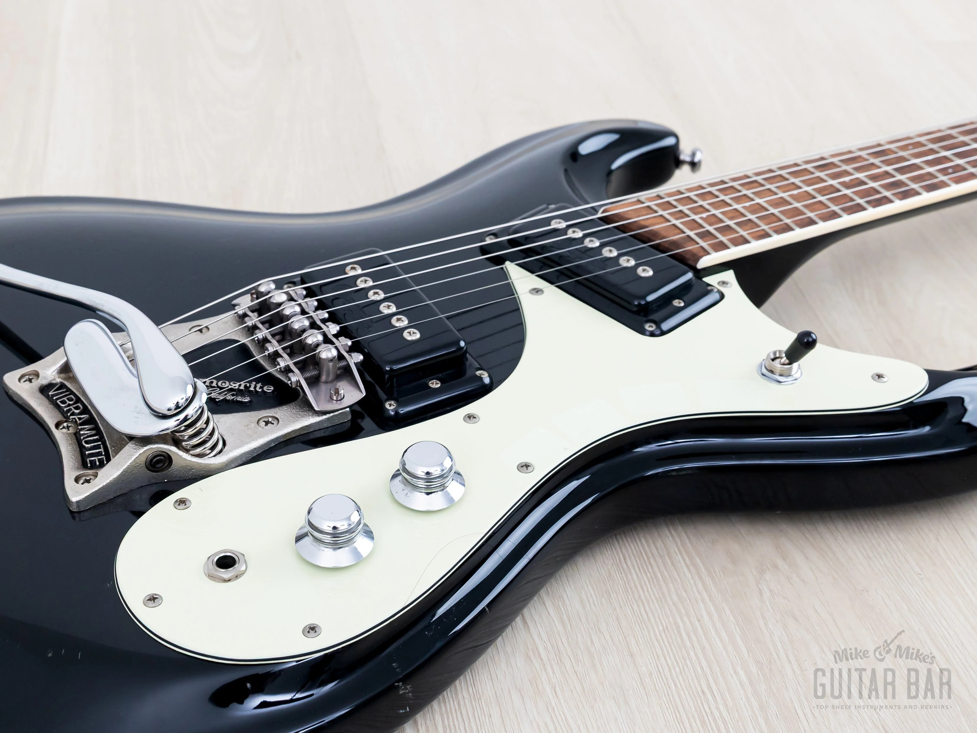 1990s Mosrite Ventures Model Super Custom '65 Black w/ Vibramute & Case, Japan Kurokumo - Image 6