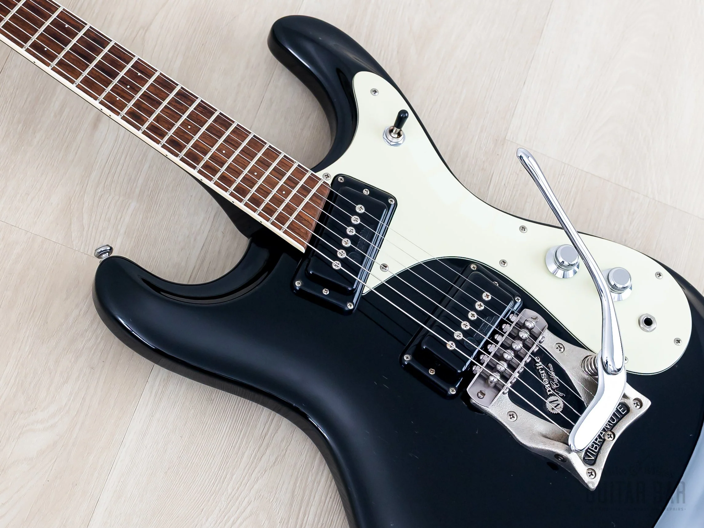 1990s Mosrite Ventures Model Super Custom '65 Black w/ Vibramute & Case, Japan Kurokumo - Image 7
