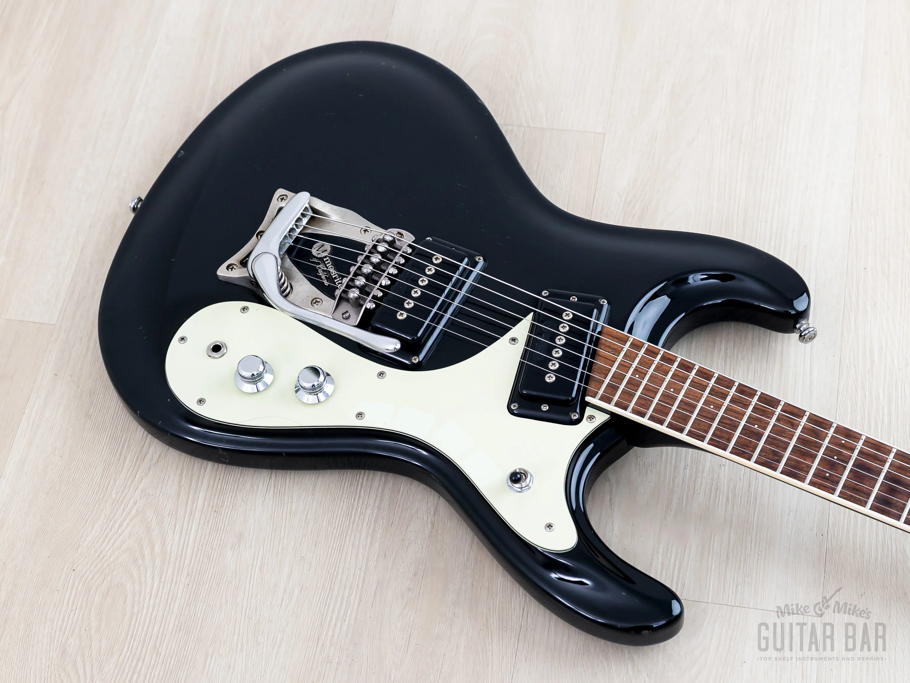 1990s Mosrite Ventures Model Super Custom '65 Black w/ Vibramute & Case, Japan Kurokumo - Image 9