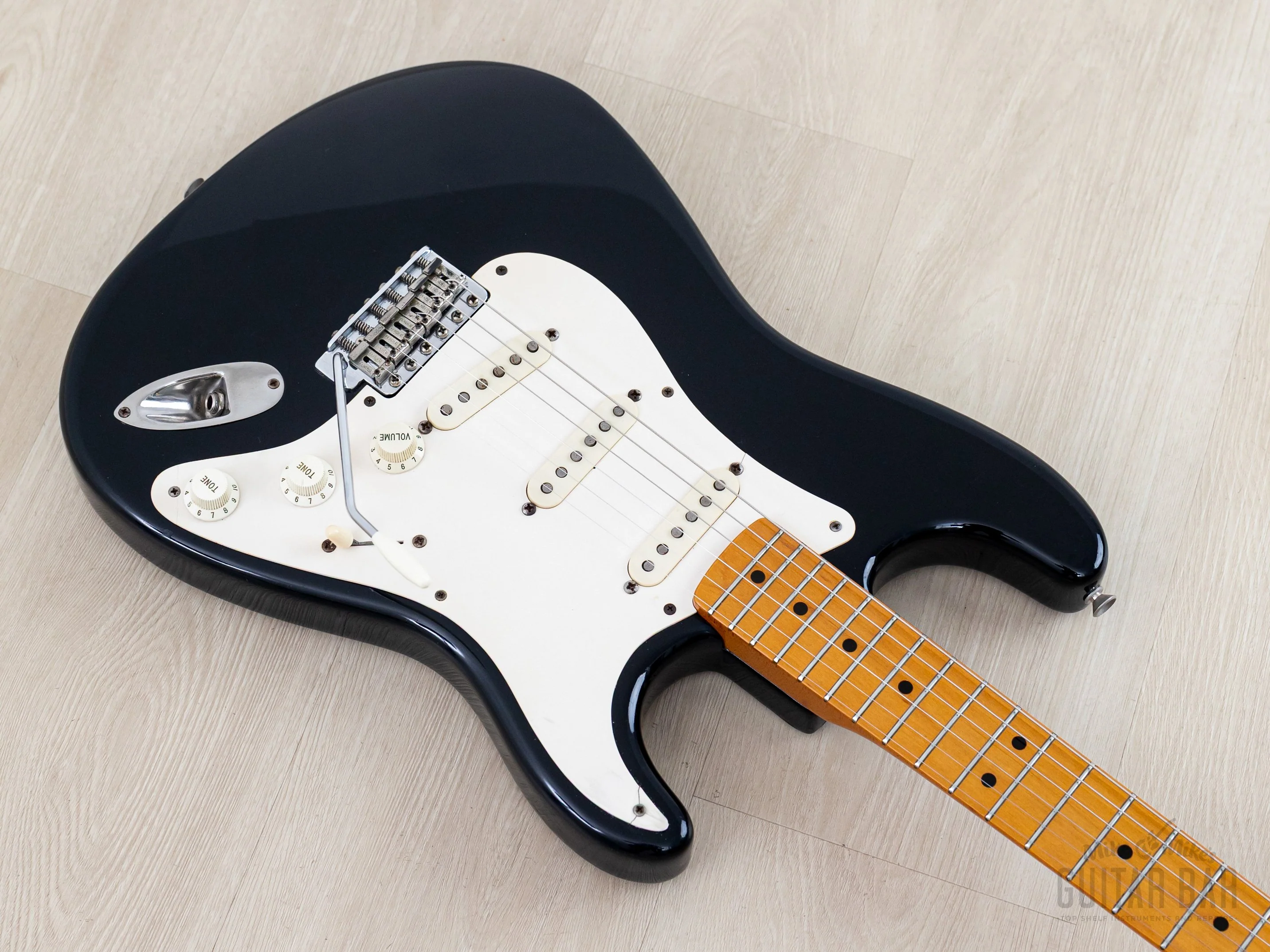 1991 Fender American Vintage '57 Stratocaster Black w/ Tweed Case - Image 9