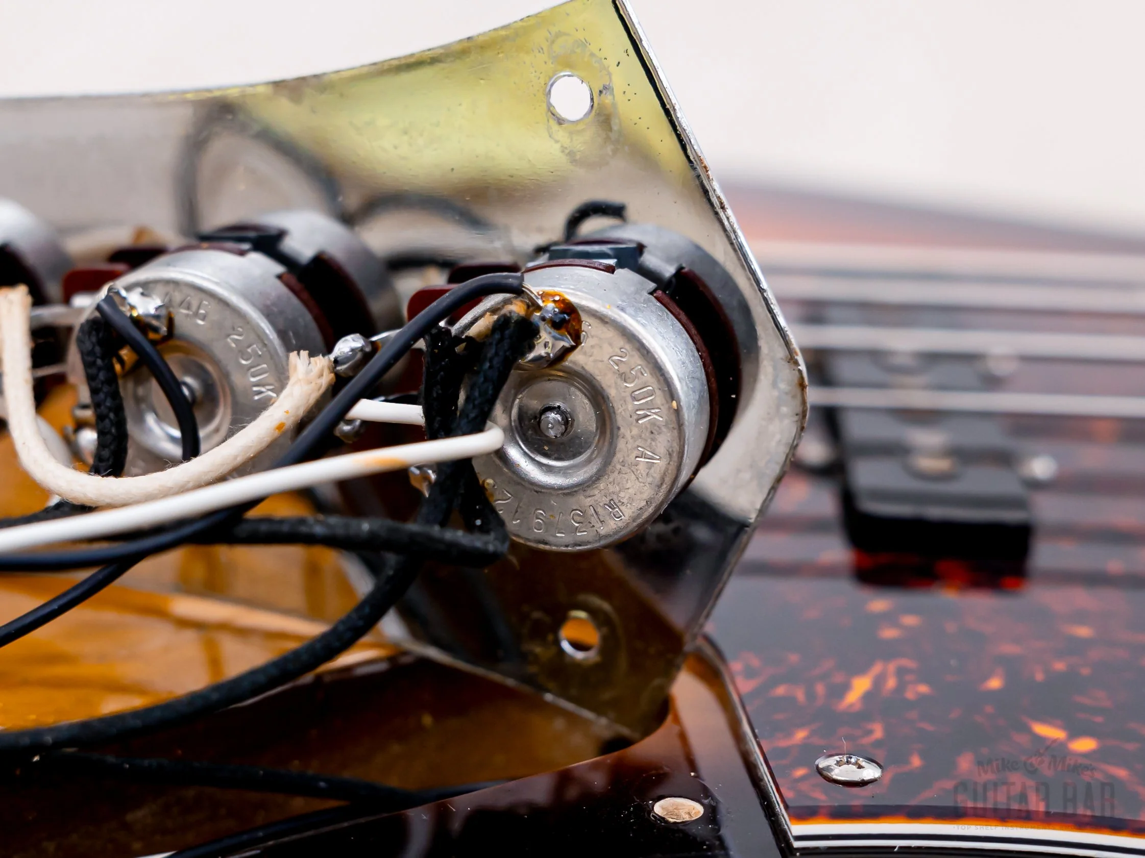 1991 Fender Extrad Custom Edition '62 Jazz Bass JB62-128, Nitro Lacquer w/ USA Parts & Case, Japan MIJ - Image 23