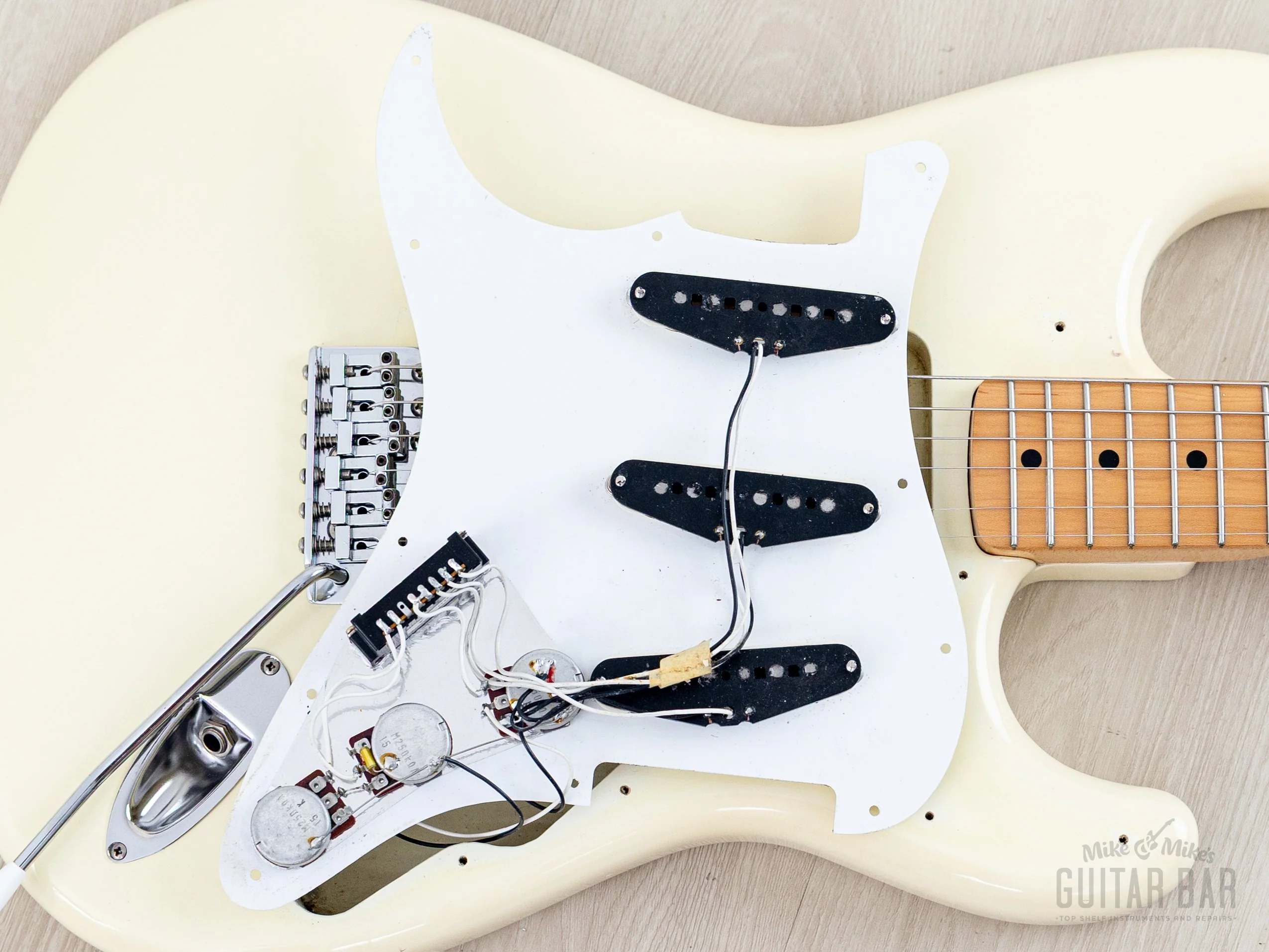 1991 Fender Order Made Stratocaster ‘72 Vintage Reissue ST72-500 Olympic White w/ Ash Body & Case, Japan MIJ Fujigen - Image 18