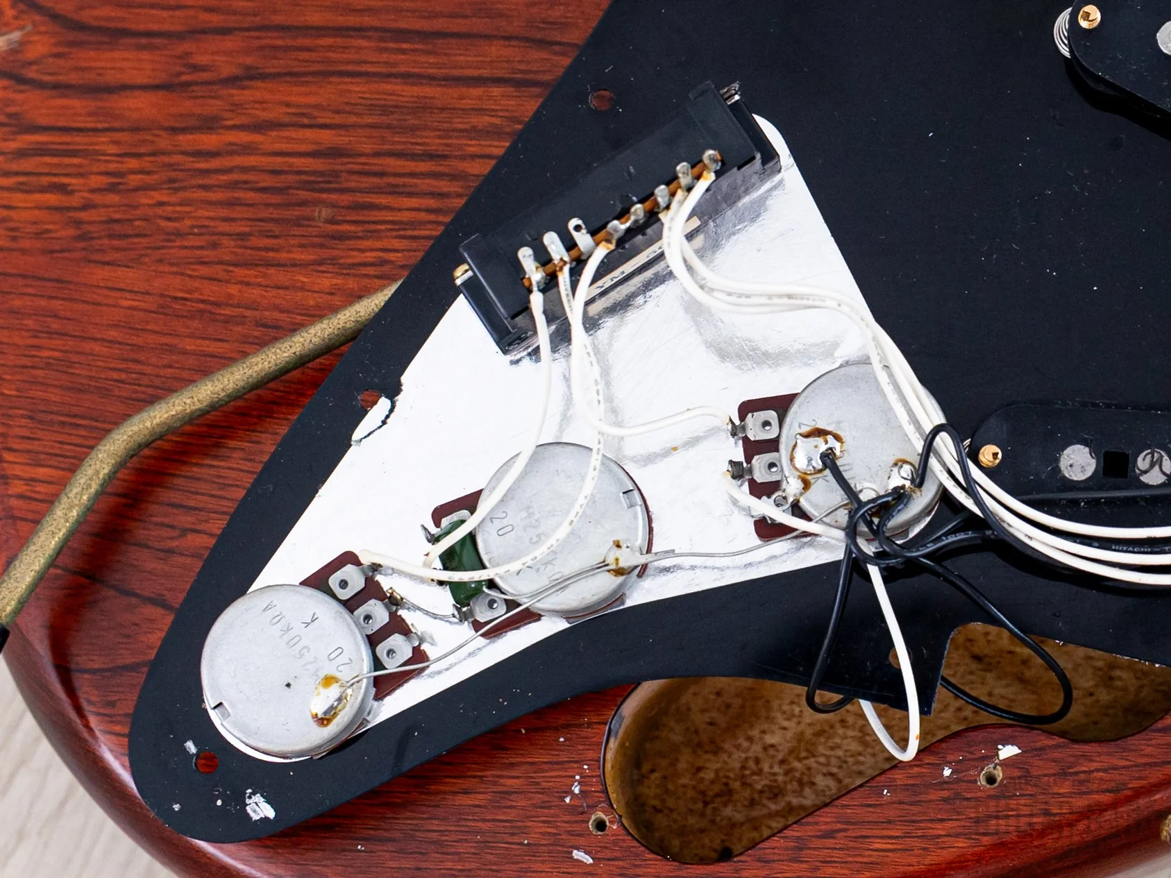 1992 Fender Stratocaster Order Made Walnut Satin Nitro Lacquer w/ Gold Hardware & Case, Japan MIJ Fujigen - Image 19