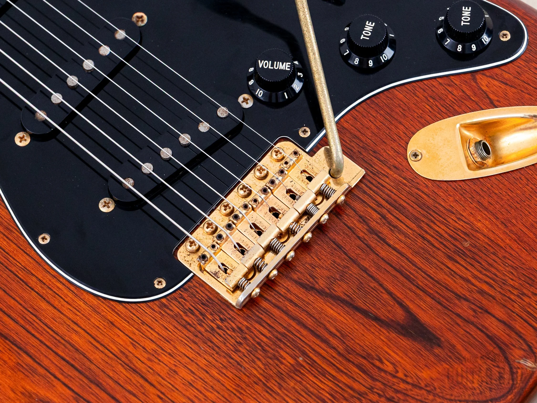 1992 Fender Stratocaster Order Made Walnut Satin Nitro Lacquer w/ Gold Hardware & Case, Japan MIJ Fujigen - Image 8