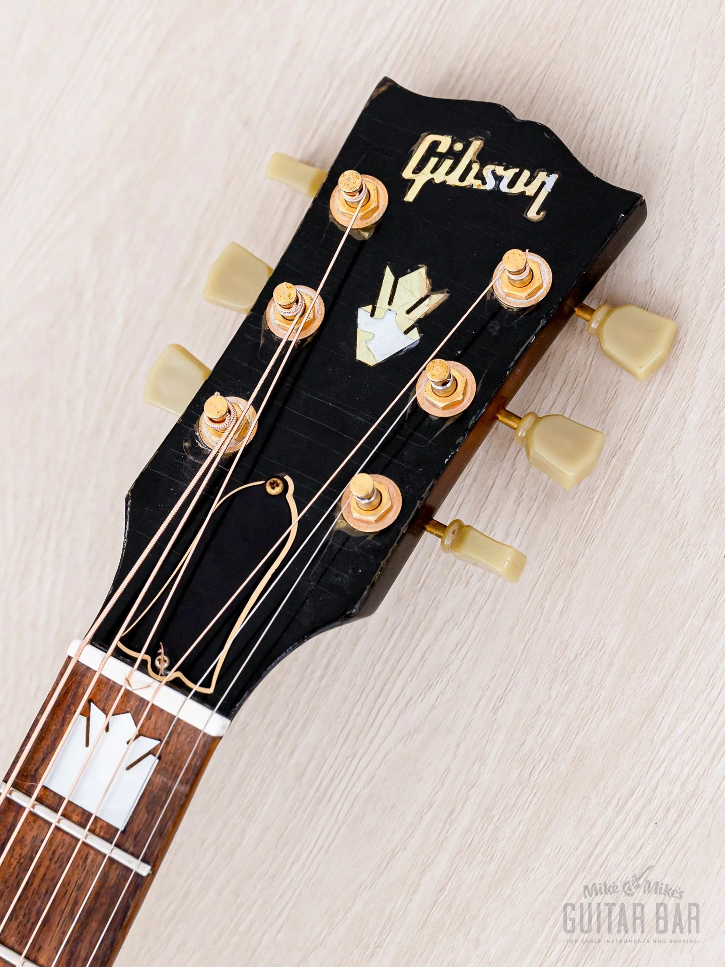 1992 Gibson J-200 Junior Jumbo Acoustic Guitar Vintage Sunburst w/ Case - Image 4