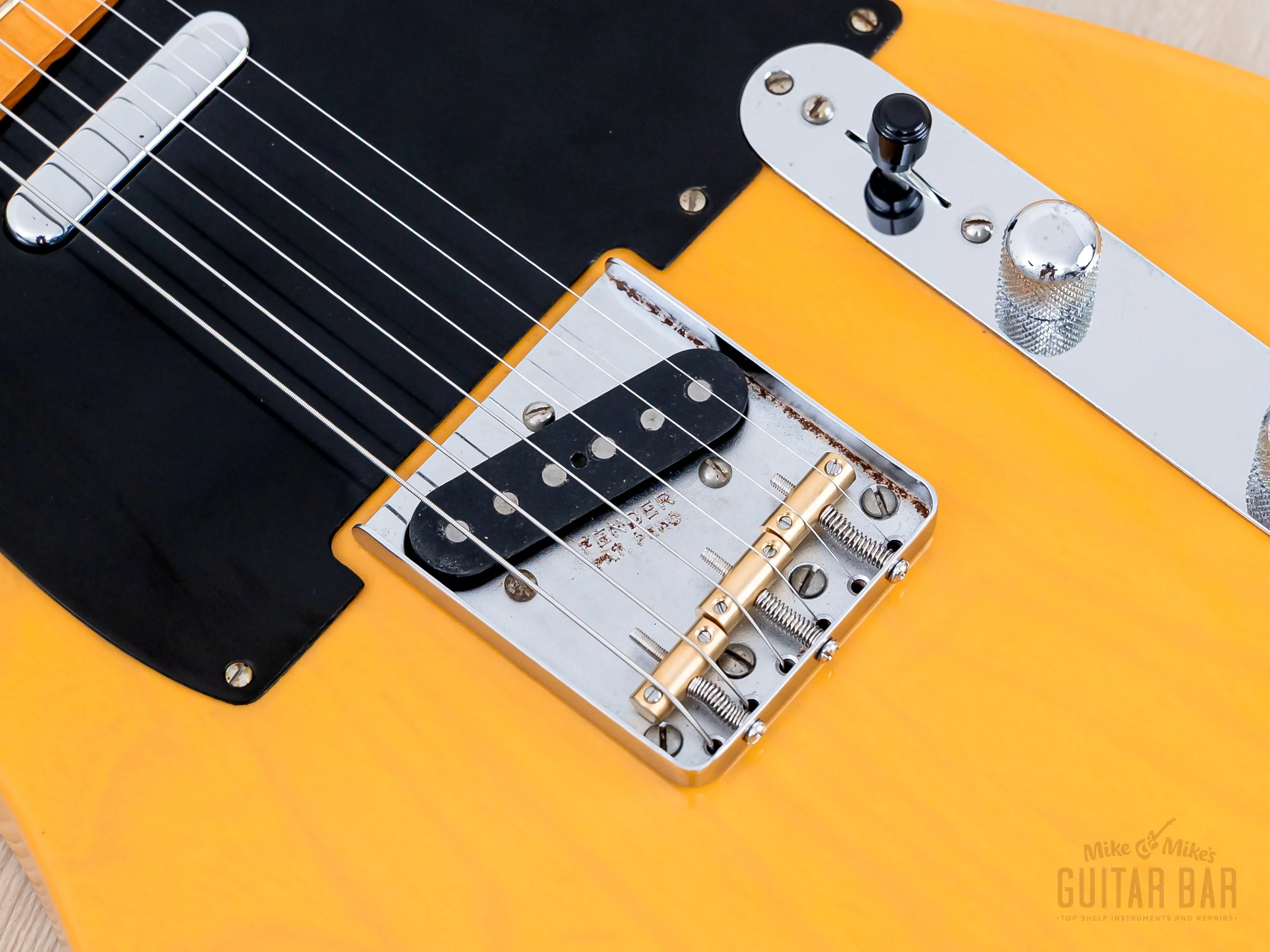 1993 Fender American Vintage '52 Telecaster Butterscotch, Near-Mint w/ Tweed Case - Image 8