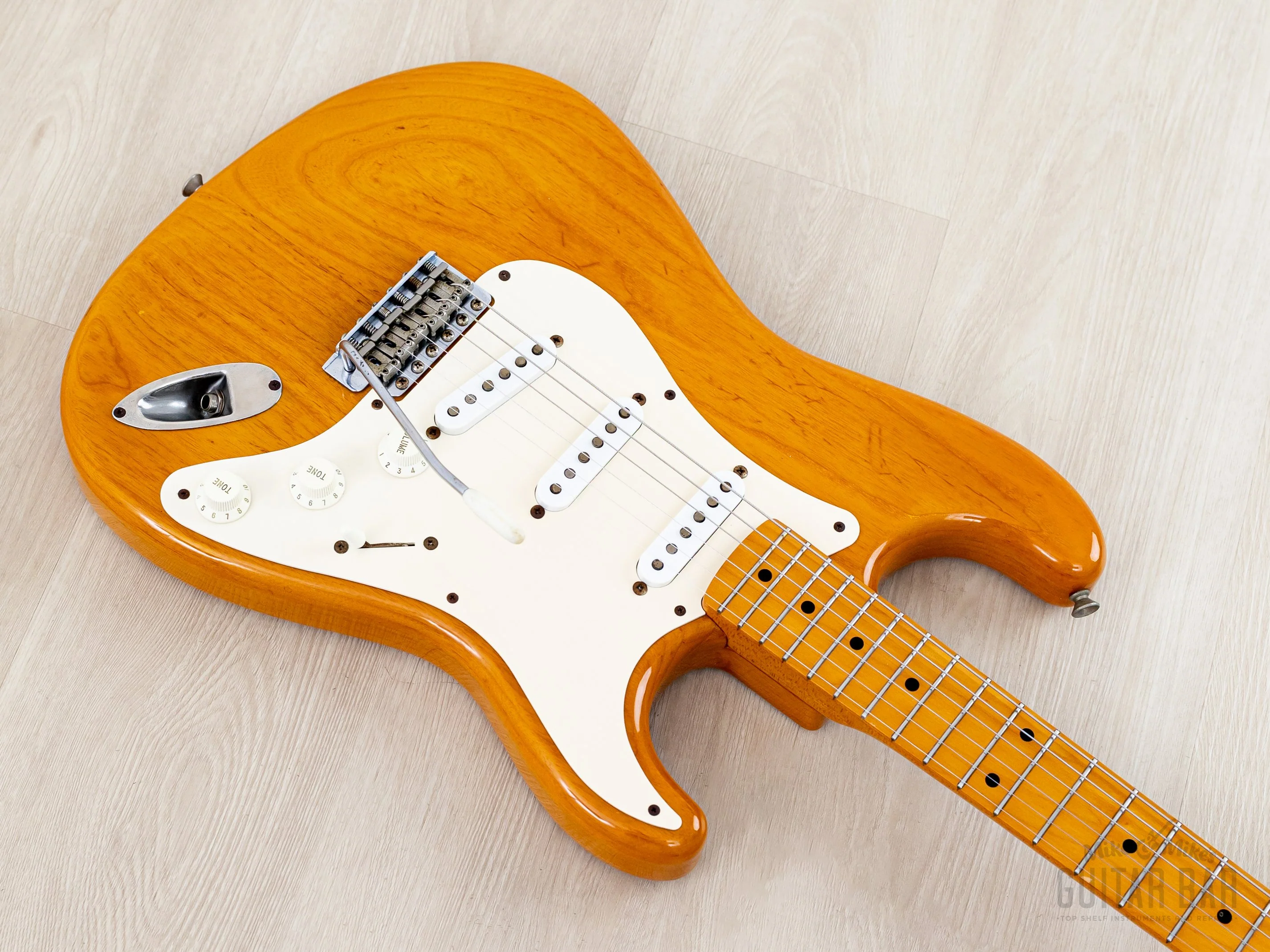 1993 Fender Custom Edition '54 Stratocaster ST54-75RV w/ V Neck, Lacquer Finish, USA Pickups & Hangtags, Japan MIJ Fuijgen - Image 9