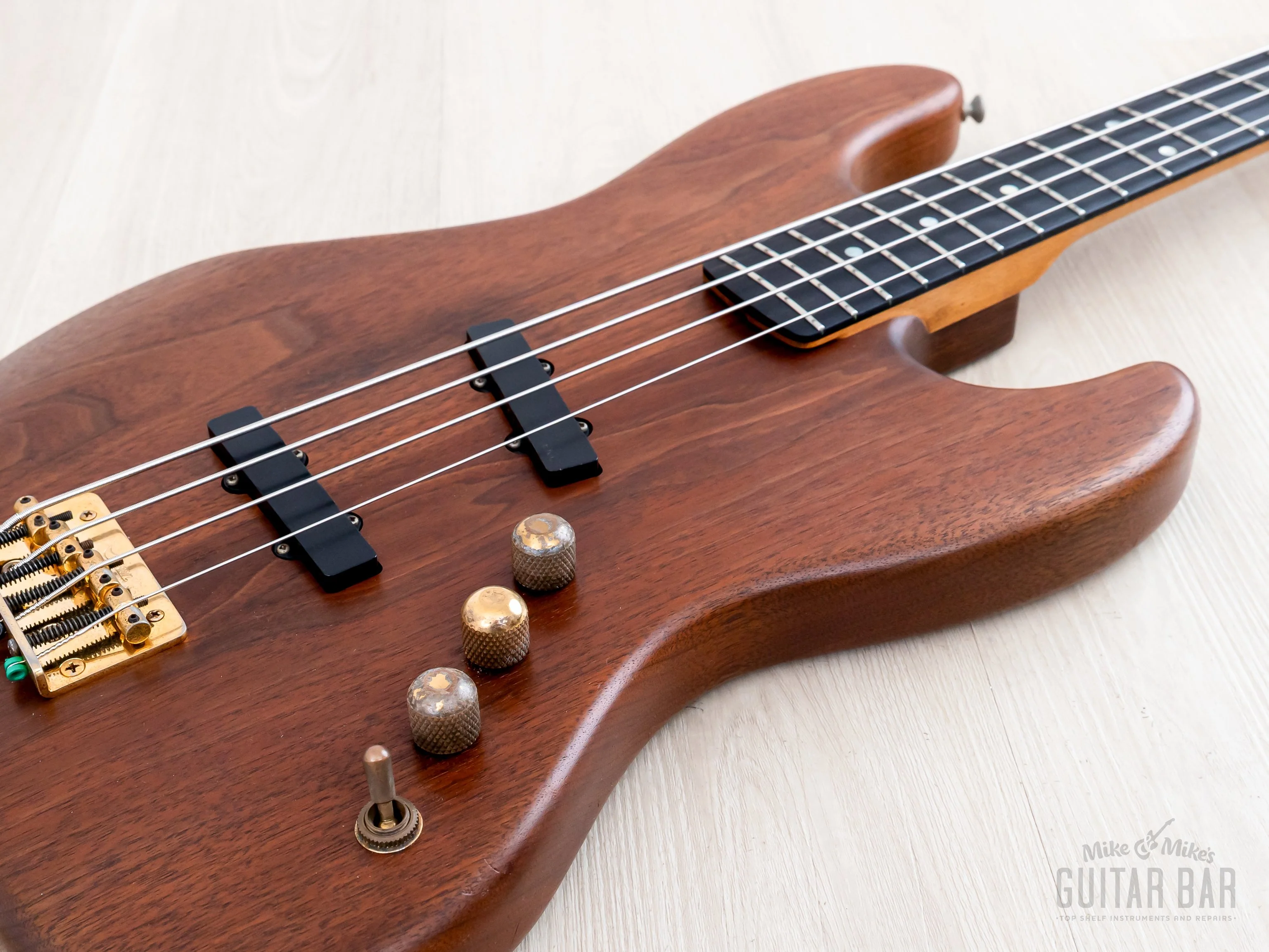 1993 PGM Moon Woody Series J-J-185 EMG Walnut Vintage Jazz Bass w/ Active EQ, Japan - Image 6