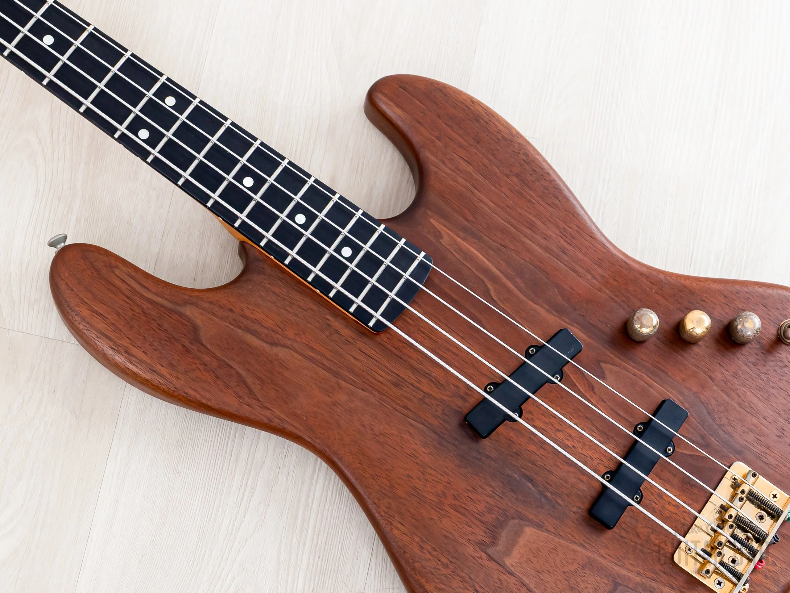 1993 PGM Moon Woody Series J-J-185 EMG Walnut Vintage Jazz Bass w/ Active EQ, Japan - Image 7