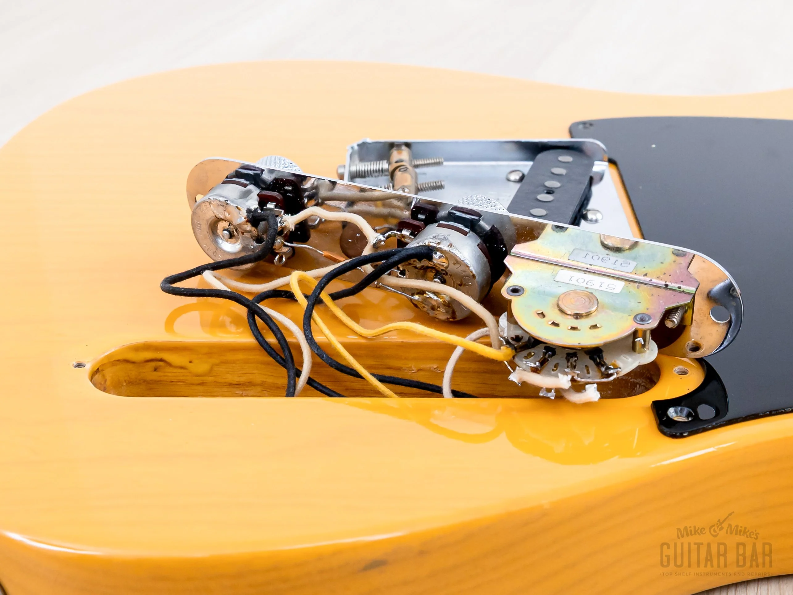 1994 Fender American Vintage '52 Telecaster Butterscotch, Near-Mint w/ Tweed Case, Hangtags & Custom Shop '51 Nocaster Pickups - Image 20