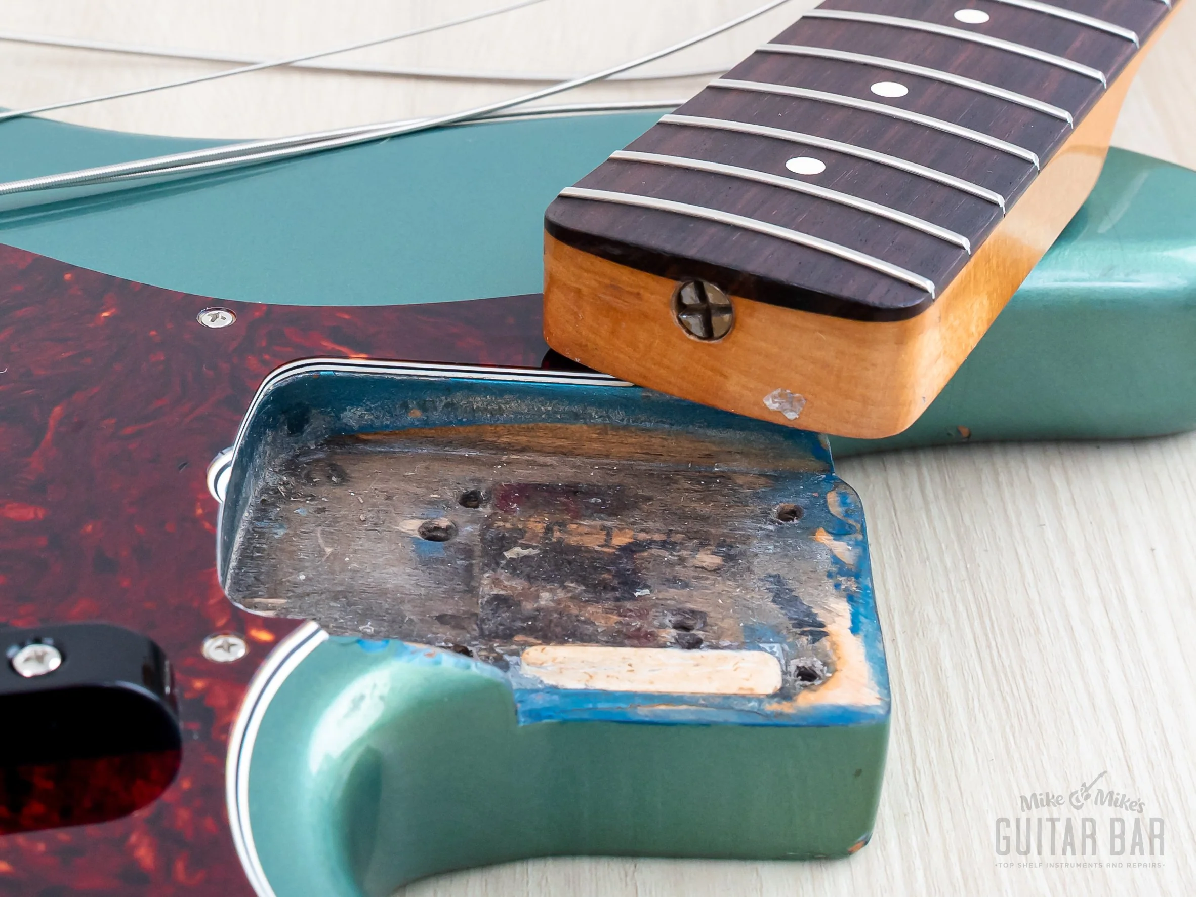 2000 Fender American Vintage '62 Jazz Bass Lake Placid Blue w/ Tweed Case - Image 17