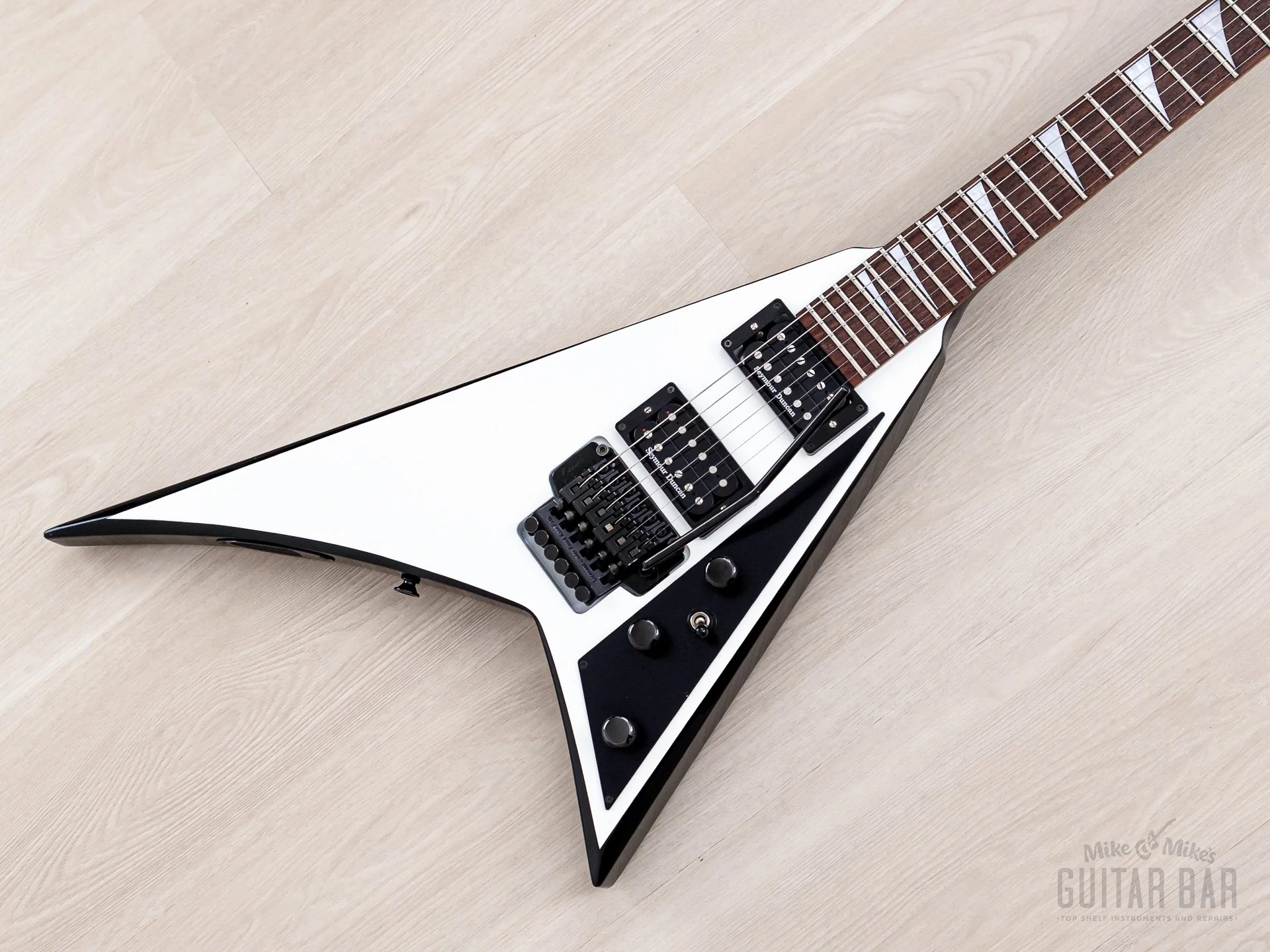 2000 Jackson Stars Randy Rhoads RR-J2 White Neck Through Flying V w/ Seymour Duncan