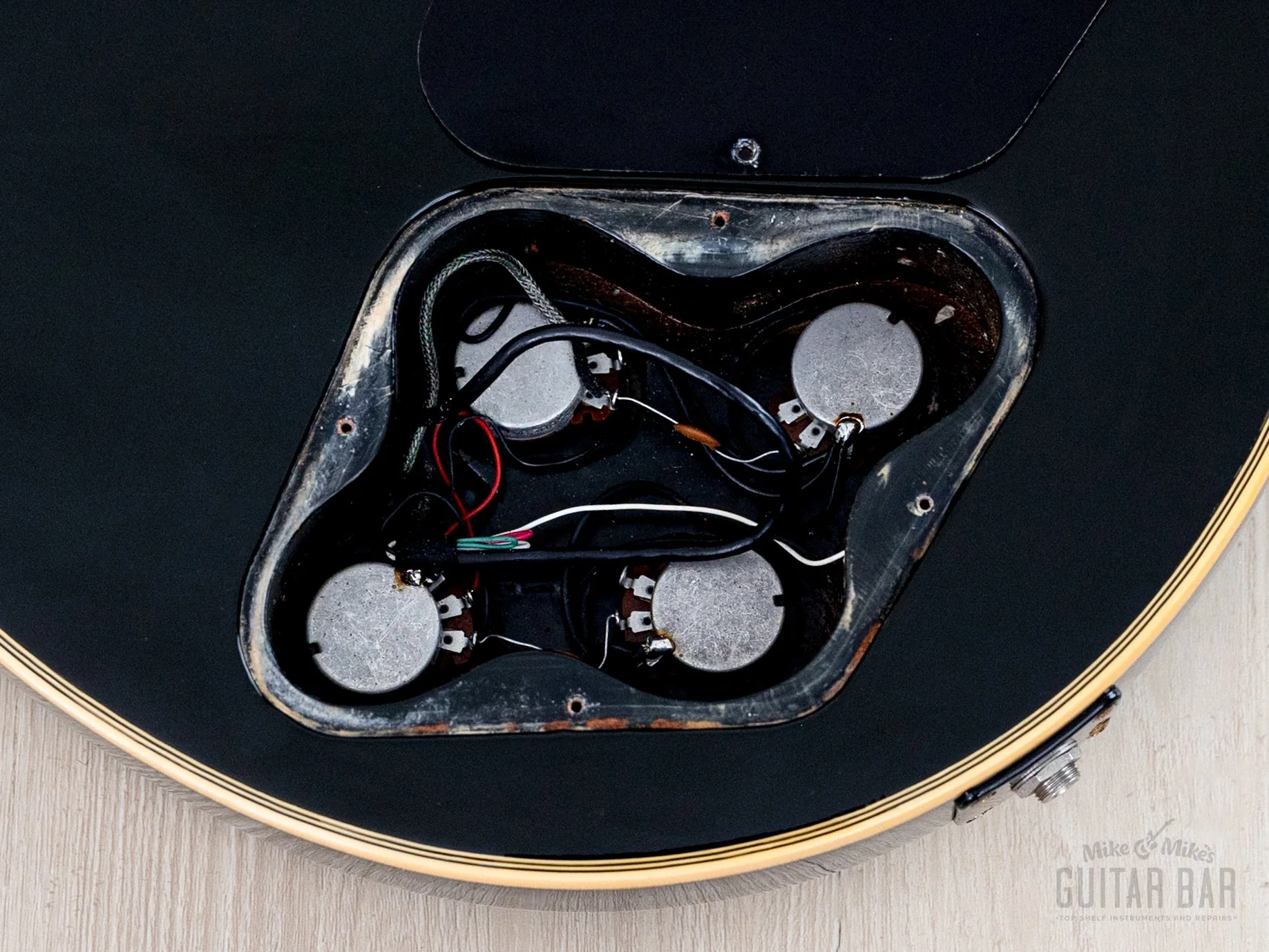 2000s Edwards by ESP E-LP-98LTC Custom Black Beauty, Ebony Nitro Lacquer w/ USA Seymour Duncans, Japan - Image 15