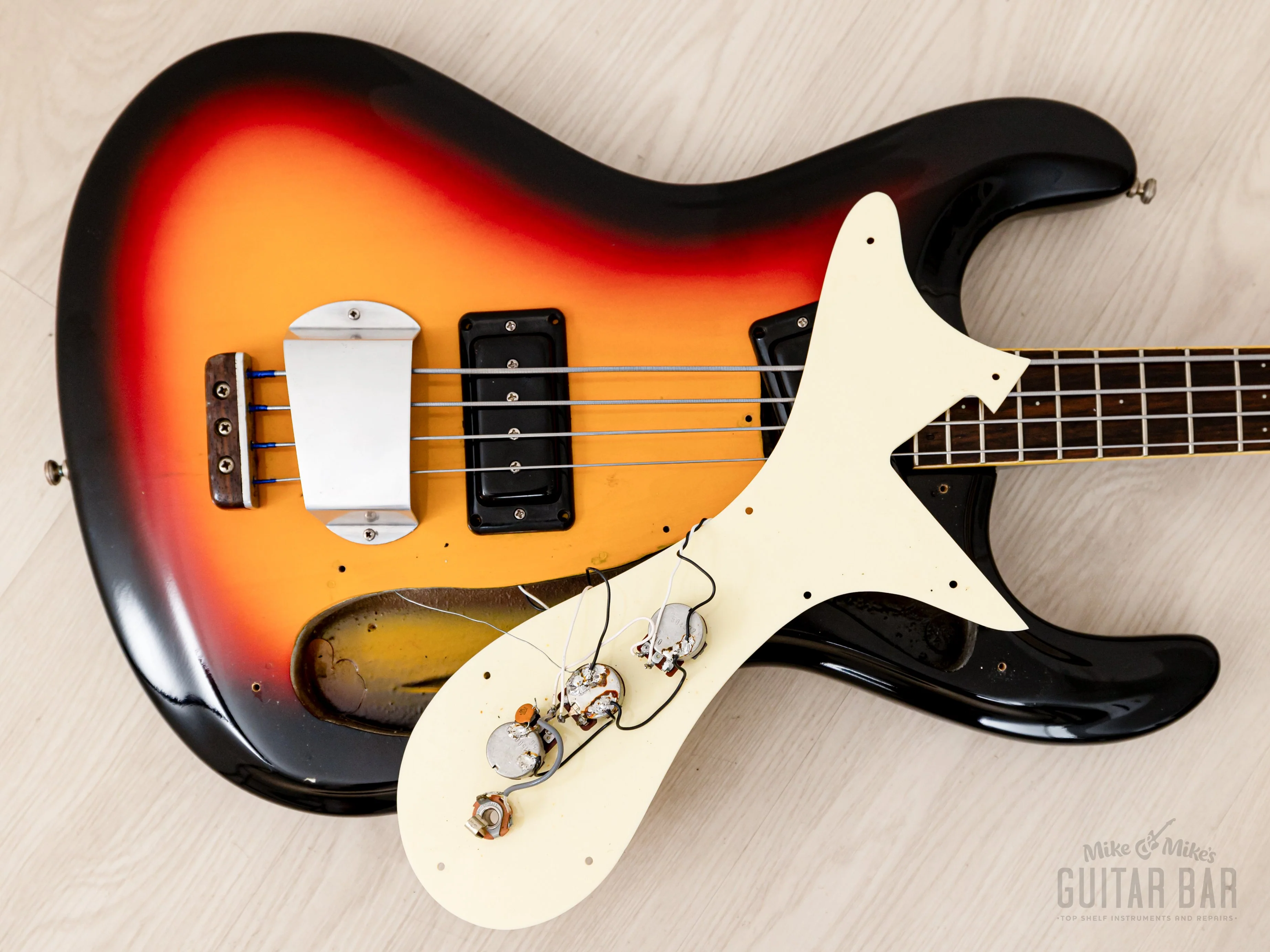2000s Mosrite USA Mark I 1964 Custom Ventures Model Bass Sunburst w/ Vintage Case, Fillmore Japan - Image 21