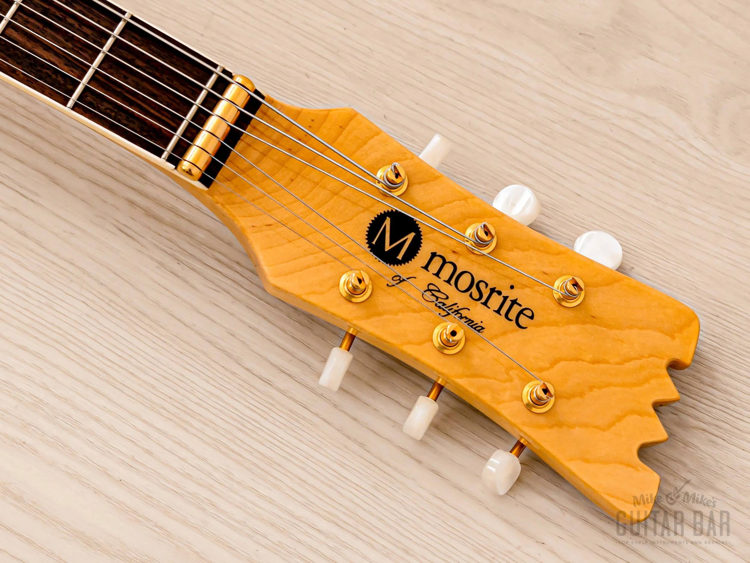 2000s Mosrite Ventures Model Super Custom '65 Pearl White w/ Gold Hardware, Vibramute & Case, Japan Kurokumo - Image 4