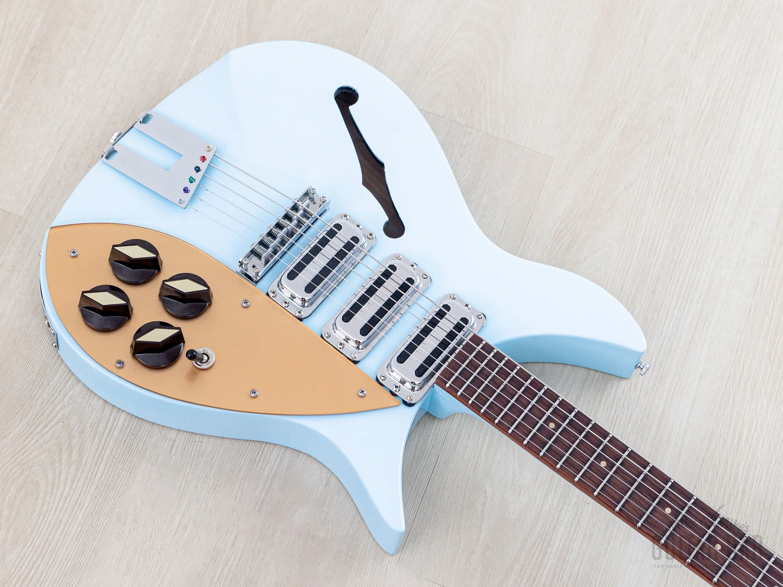 2004 Rickenbacker 325C58 Capri Blue Boy F Hole w/ Case - Image 10