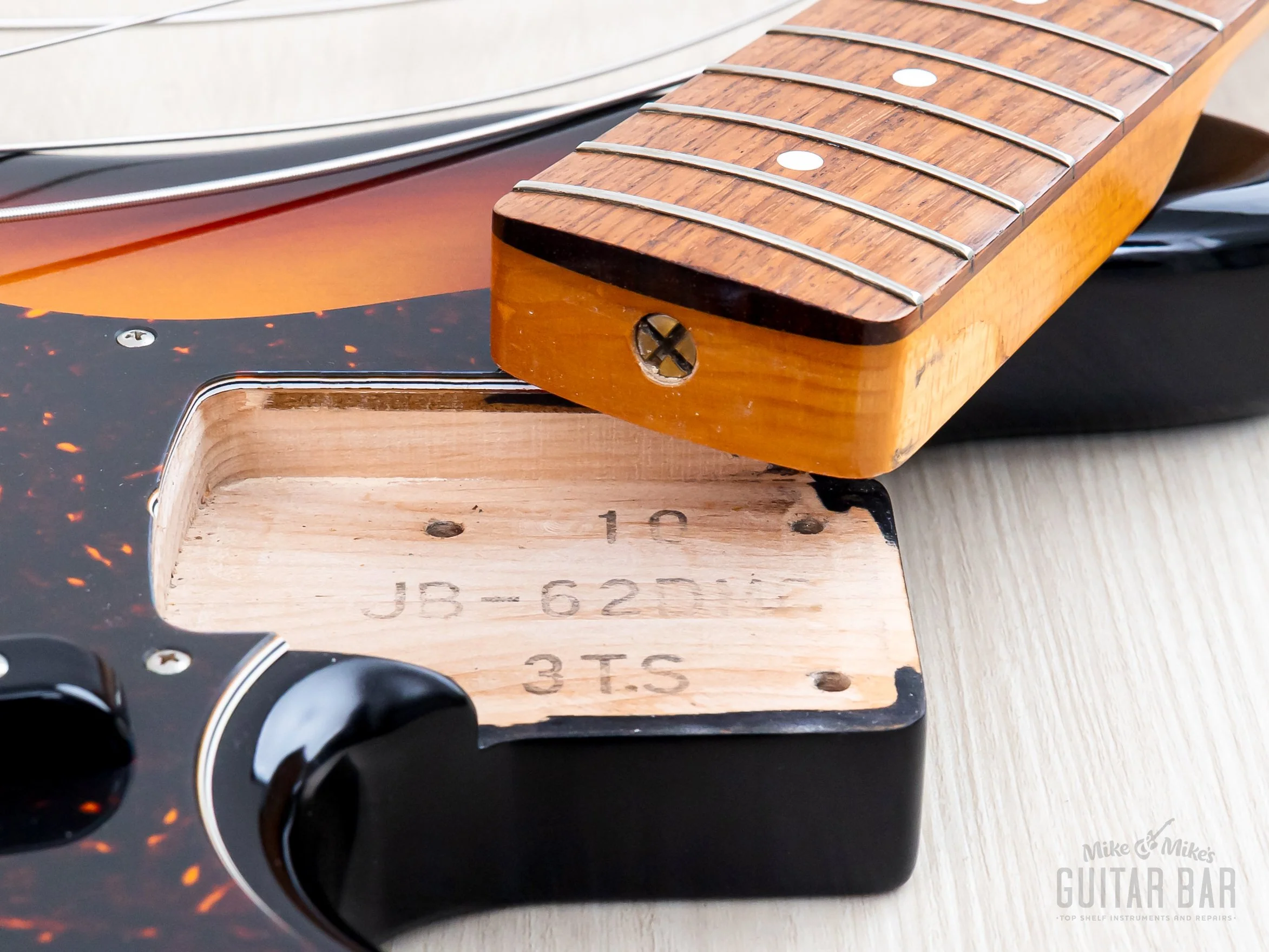 2005 Fender ‘62 Jazz Bass DiMarzio Collection JB62-110DMC Sunburst Lacquer, Japan CIJ - Image 17